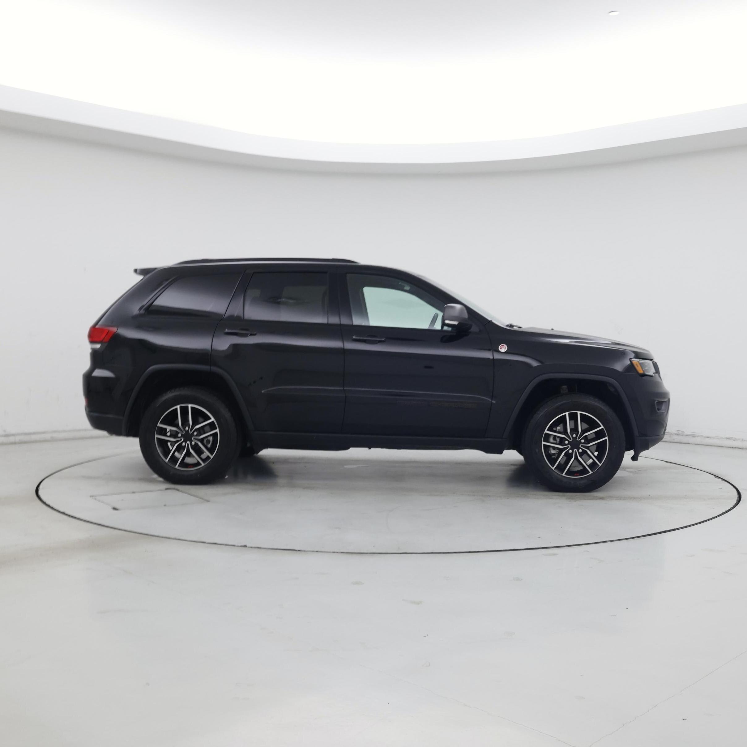 Thumbnail: 2021 Jeep Grand Cherokee - 7