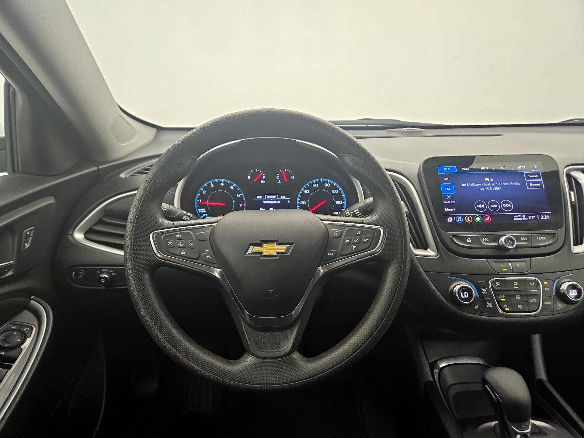 Thumbnail: 2023 Chevrolet Malibu - 10