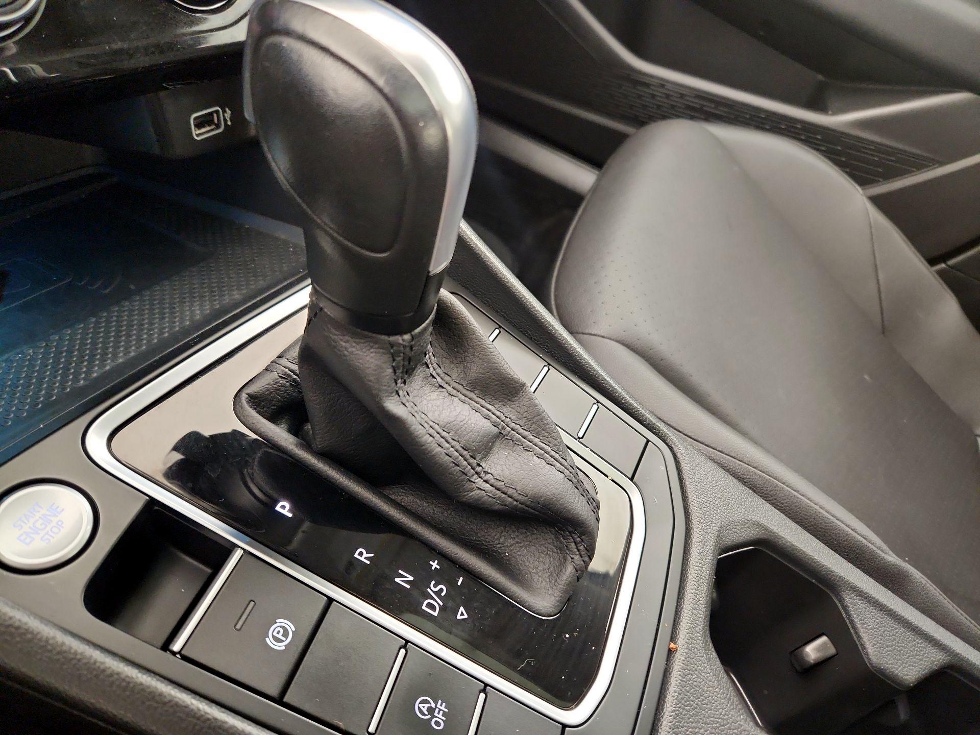 Thumbnail: 2020 Volkswagen Jetta - 17