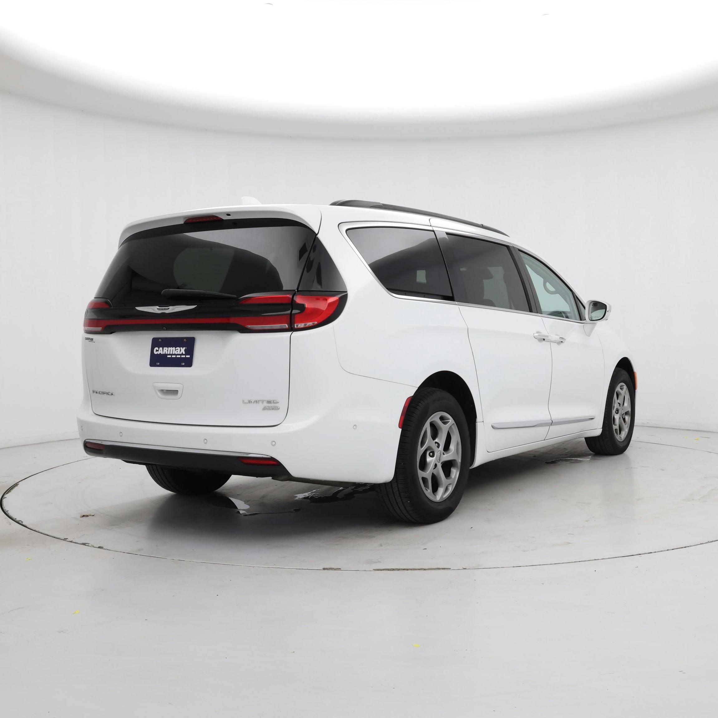 Thumbnail: 2022 Chrysler Pacifica - 8