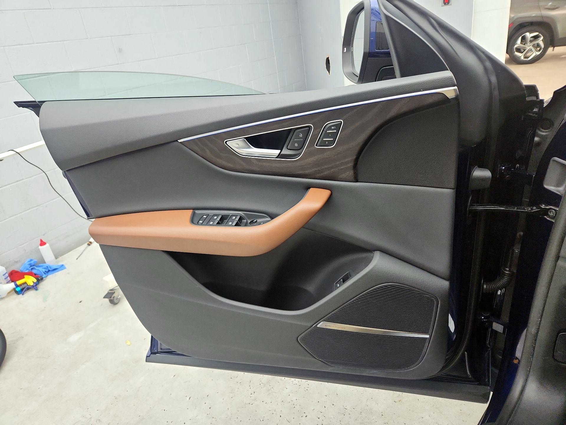 Thumbnail: 2020 Audi Q8 - 12