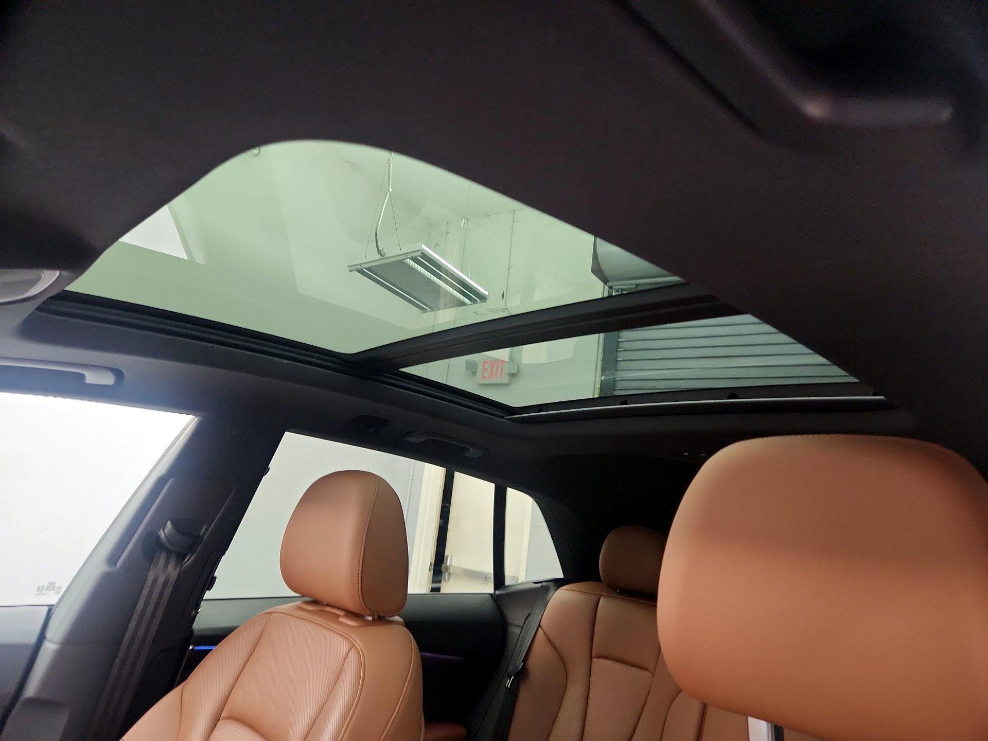 Thumbnail: 2020 Audi Q8 - 20