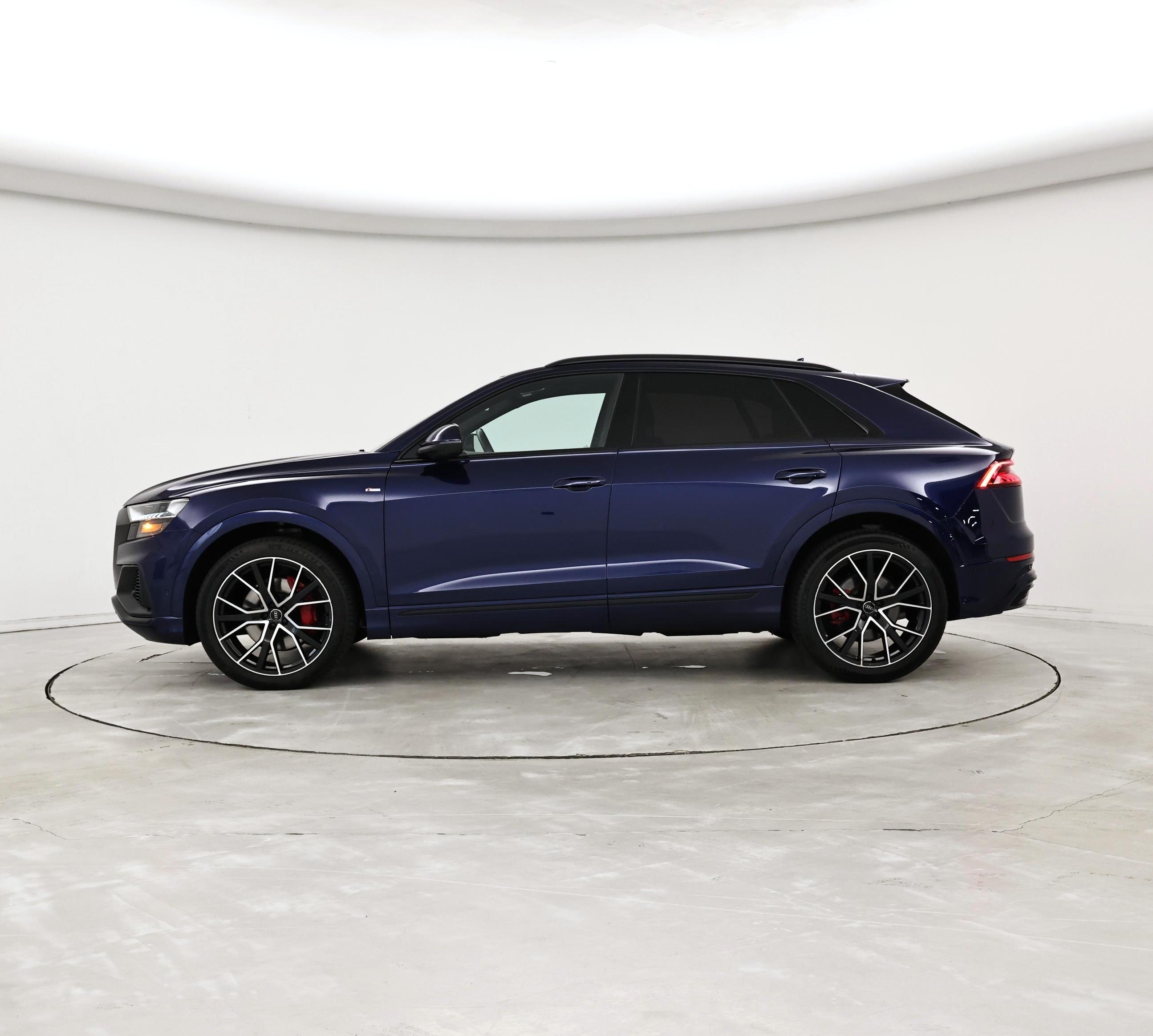 Thumbnail: 2020 Audi Q8 - 3