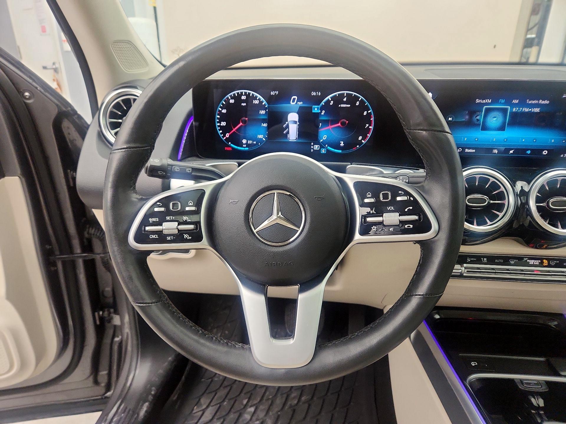 Thumbnail: 2022 Mercedes-Benz GLB - 10