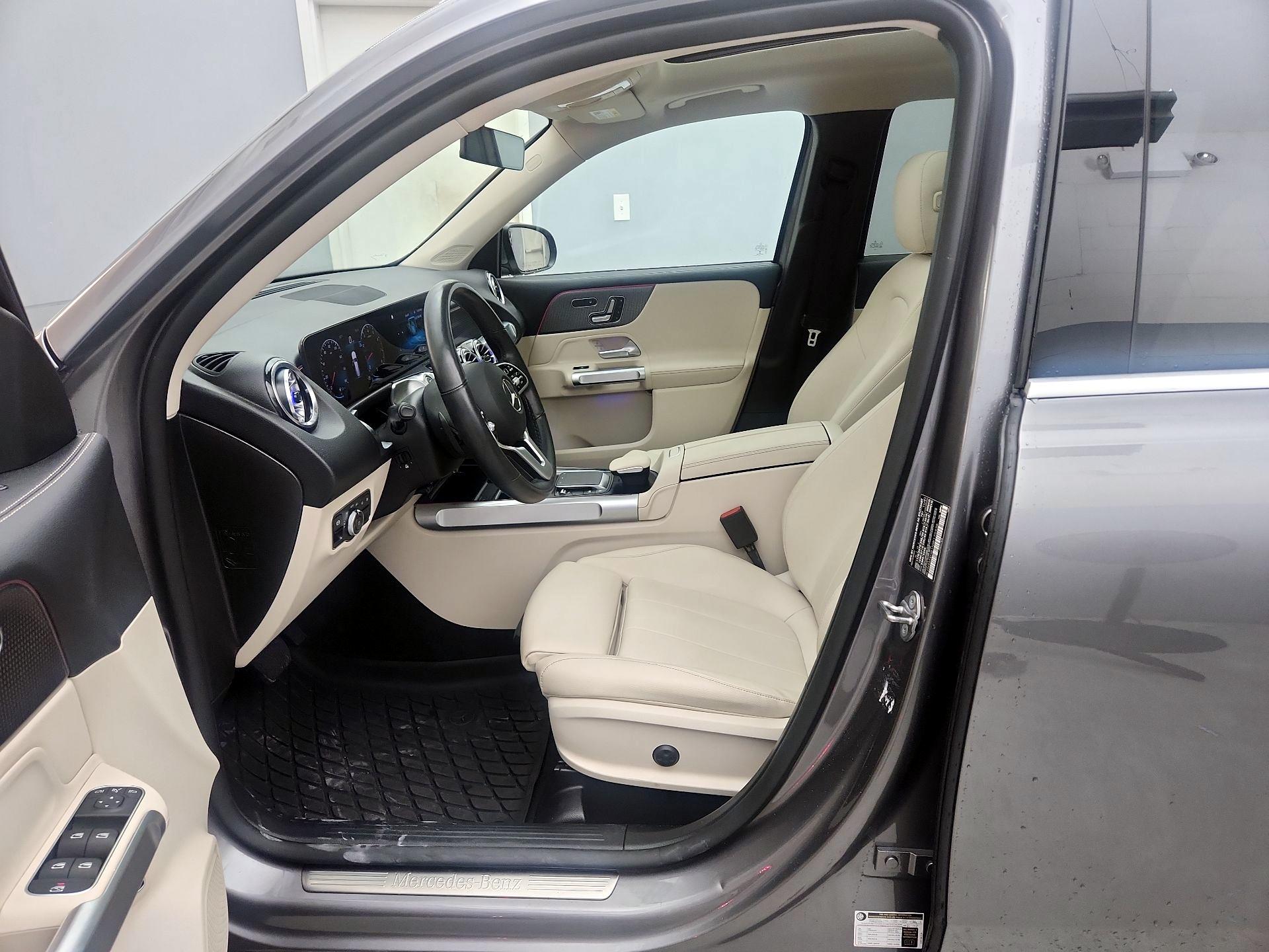 Thumbnail: 2022 Mercedes-Benz GLB - 11