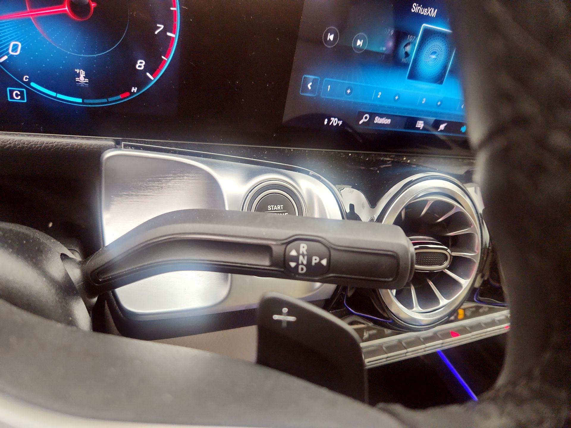 Thumbnail: 2022 Mercedes-Benz GLB - 17