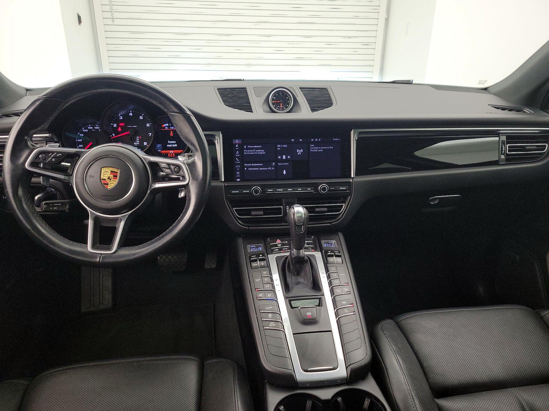 Thumbnail: 2021 Porsche Macan - 9