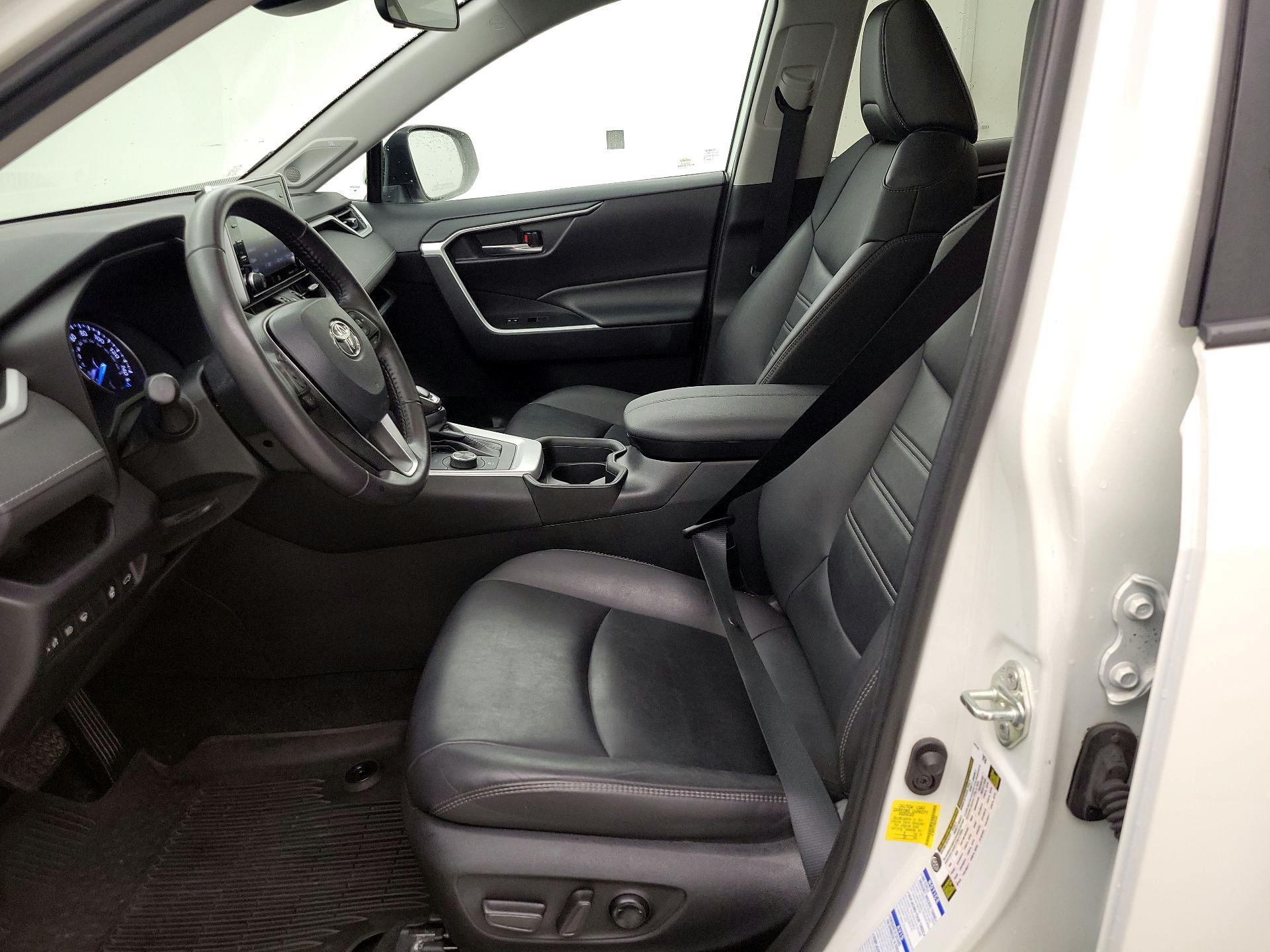 Thumbnail: 2021 Toyota RAV4 - 11
