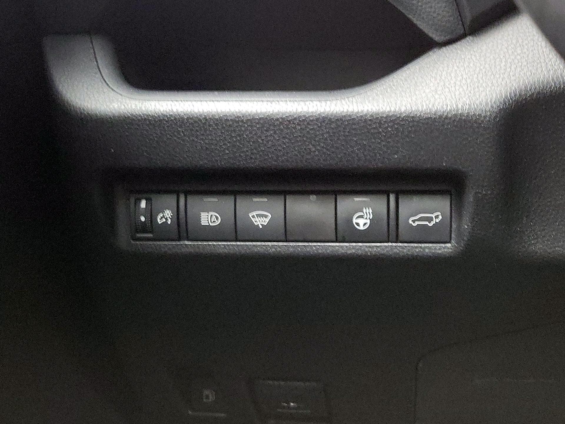 Thumbnail: 2021 Toyota RAV4 - 13