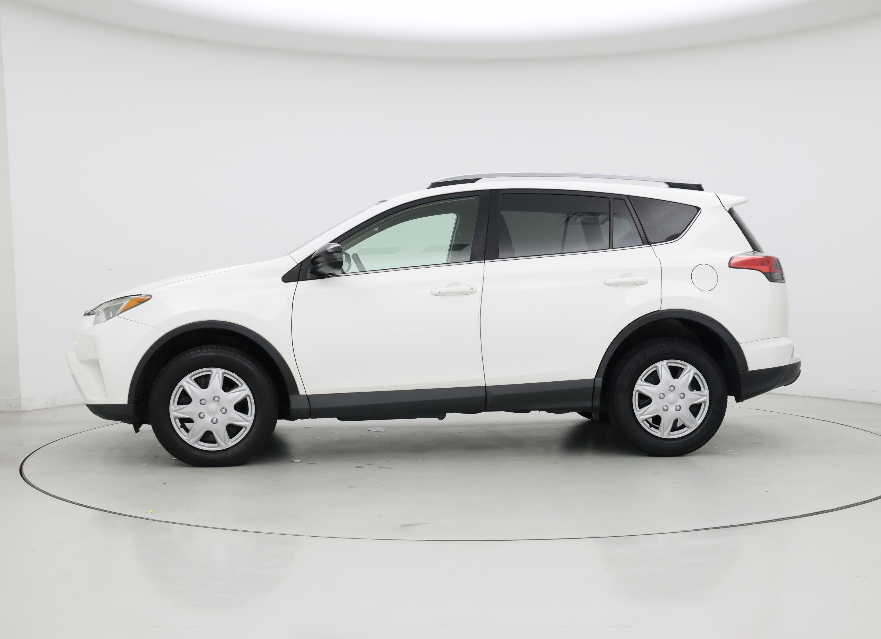 Thumbnail: 2021 Toyota RAV4 - 3