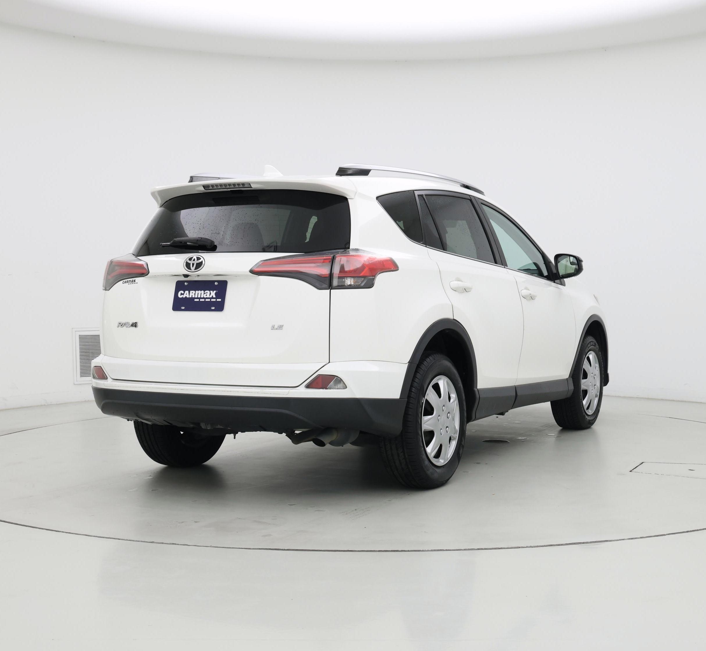 Thumbnail: 2021 Toyota RAV4 - 8