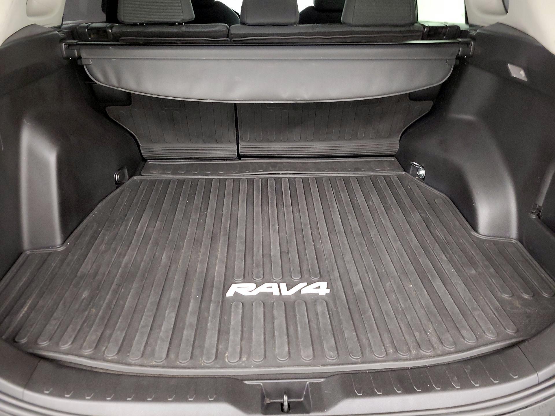 Thumbnail: 2021 Toyota RAV4 - 20