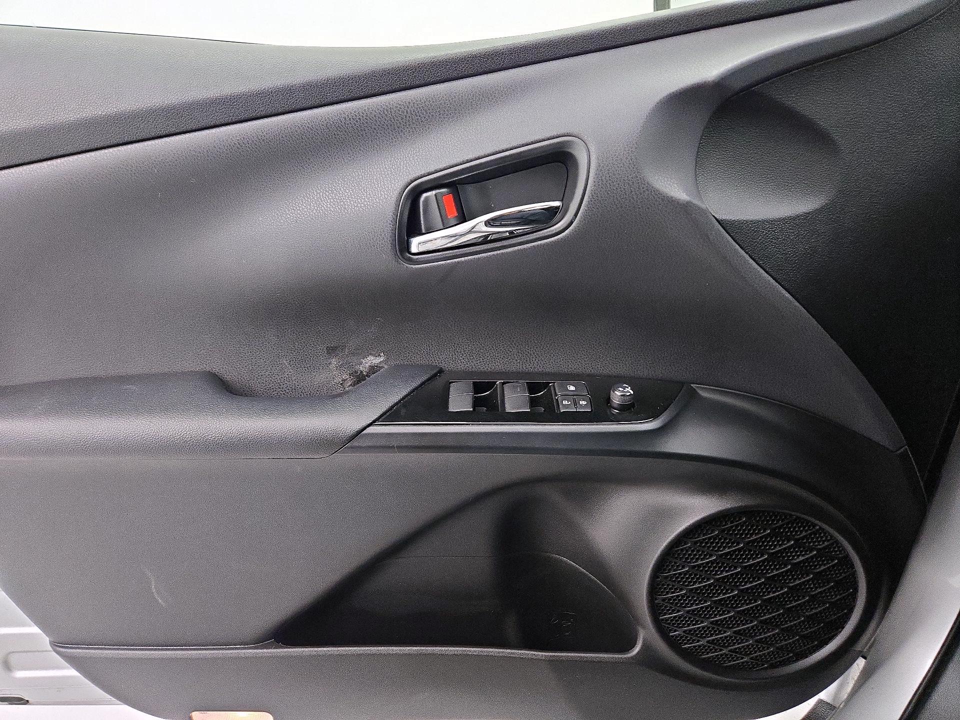 Thumbnail: 2022 Toyota Prius - 12