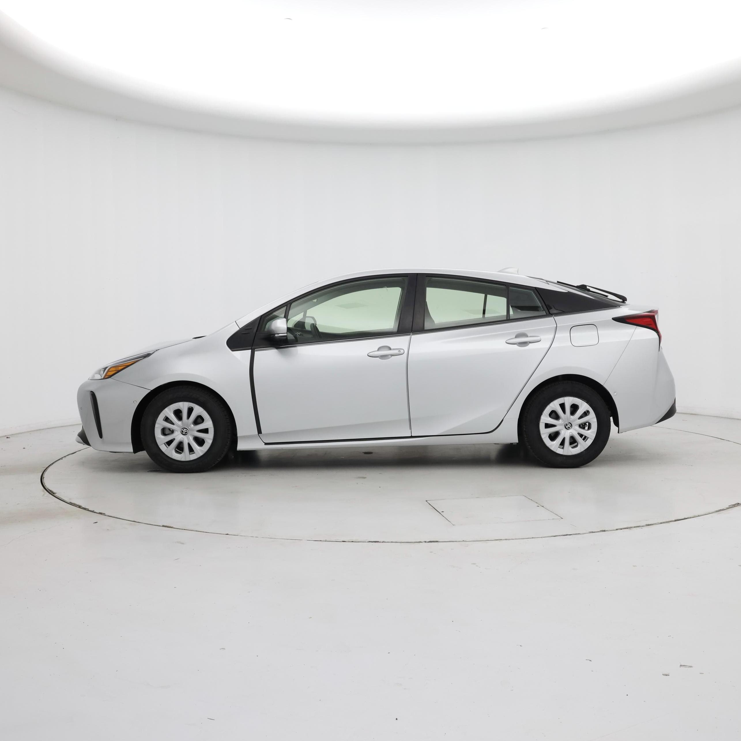 Thumbnail: 2022 Toyota Prius - 3
