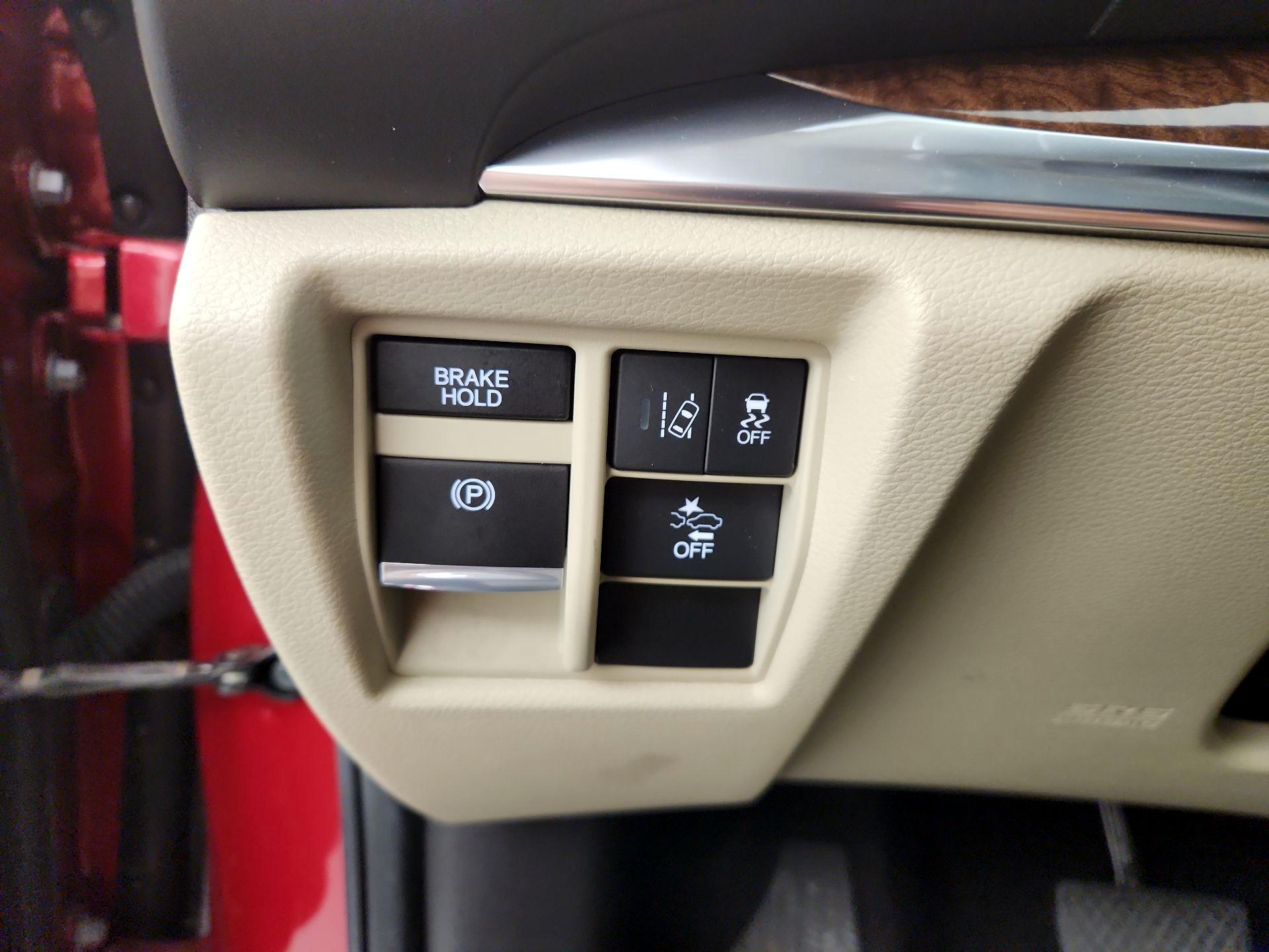 Thumbnail: 2020 Acura MDX - 13