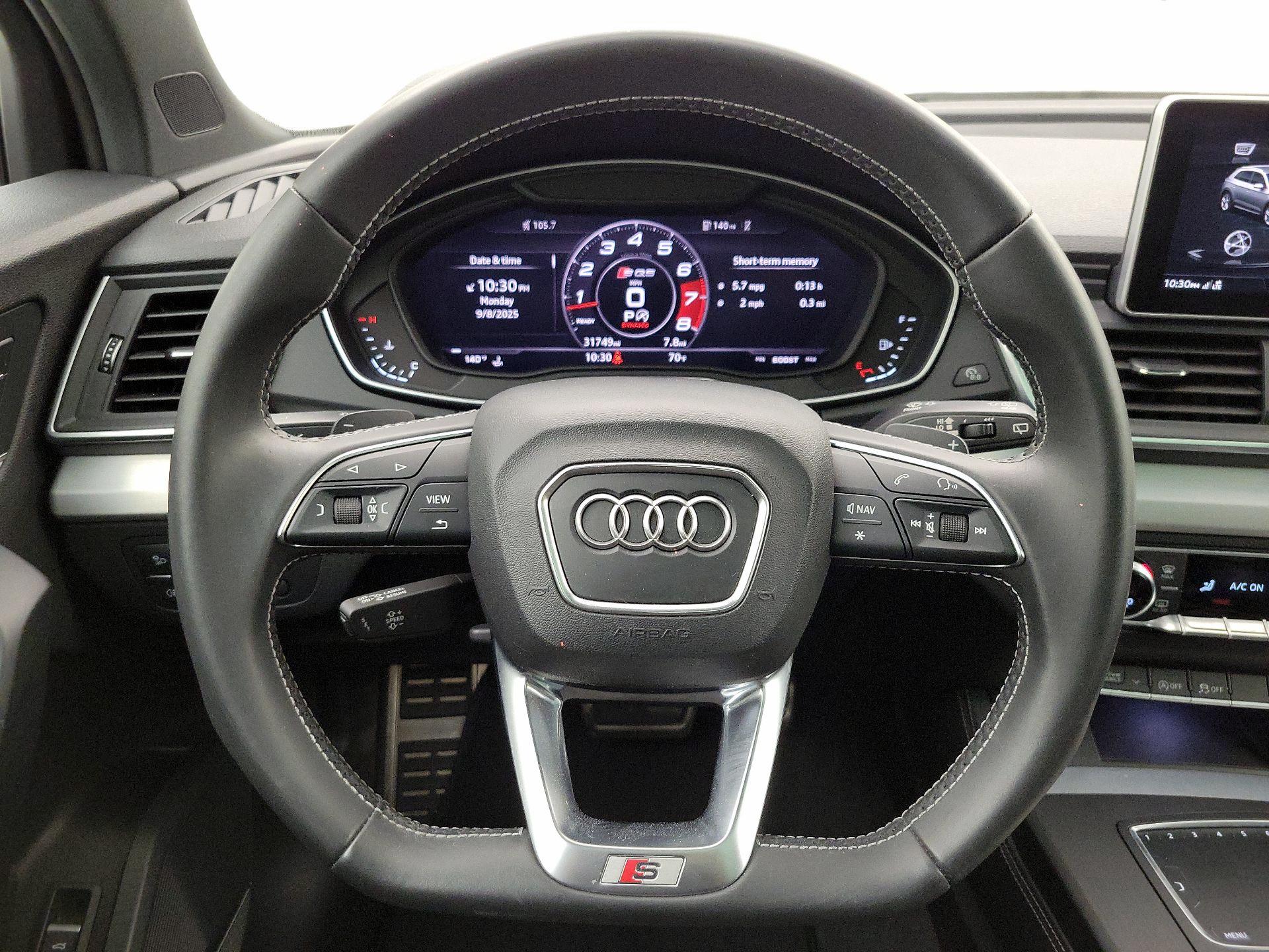 Thumbnail: 2020 Audi SQ5 - 10
