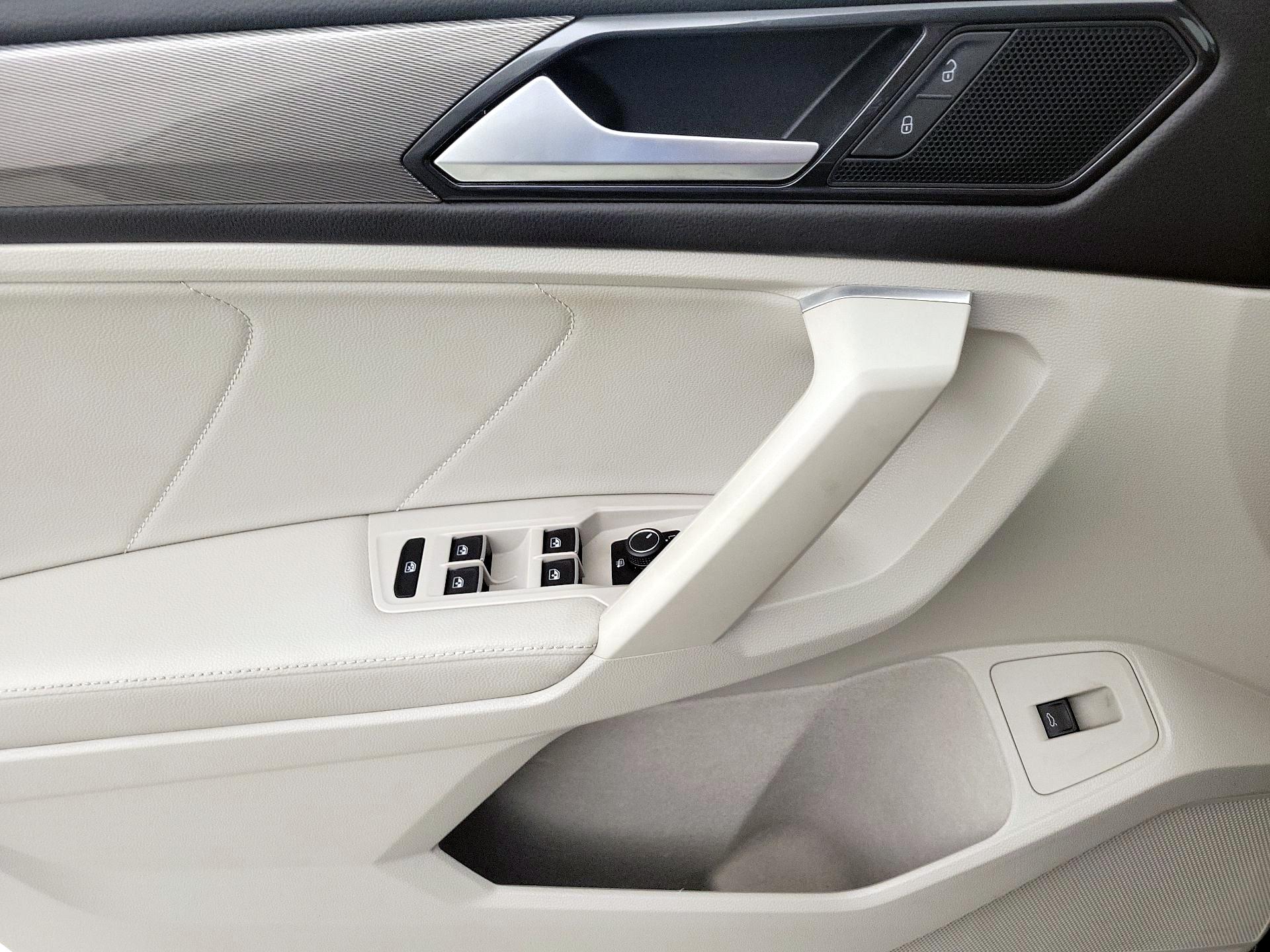 Thumbnail: 2022 Volkswagen Tiguan - 12