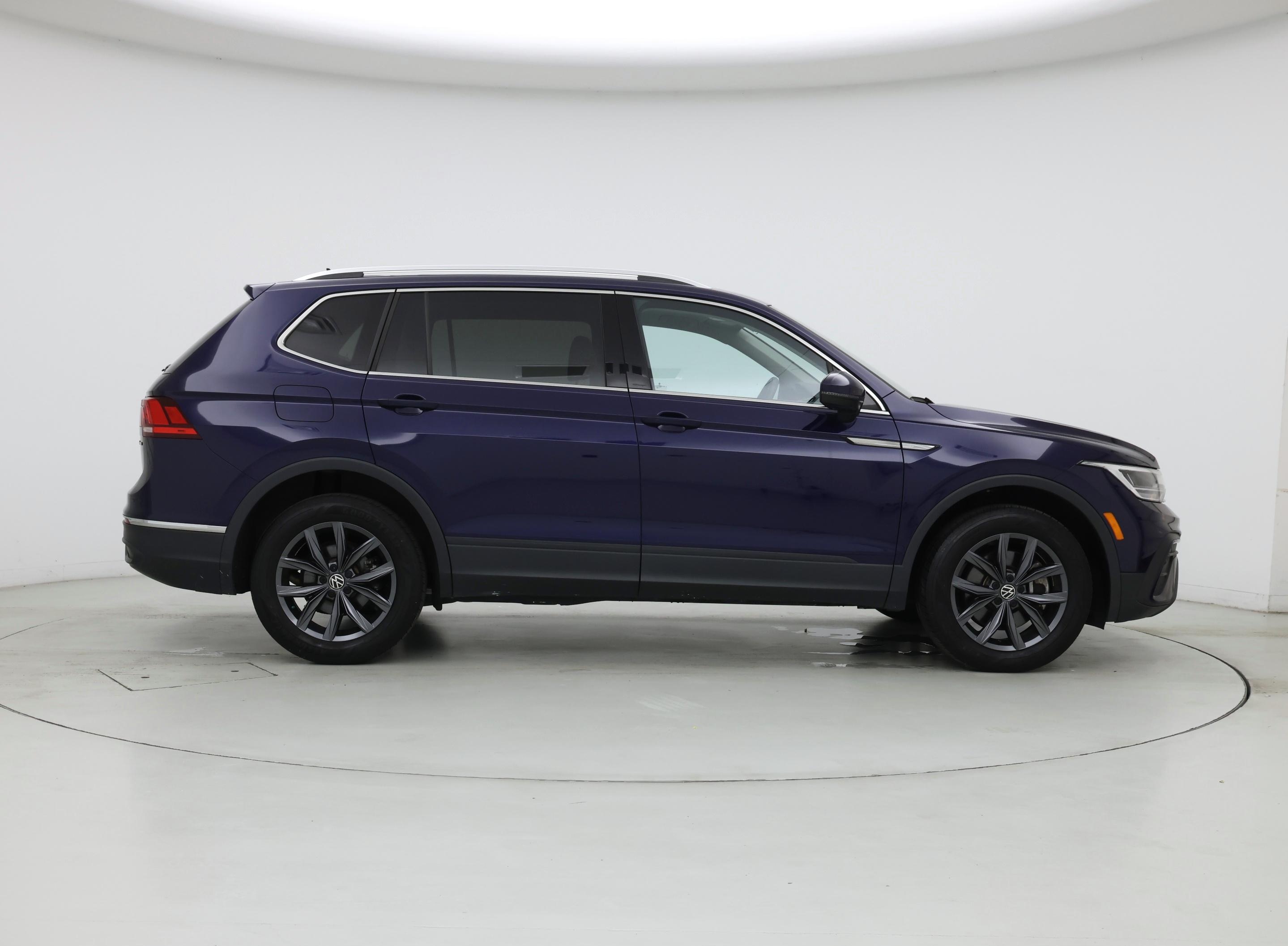 Thumbnail: 2022 Volkswagen Tiguan - 7