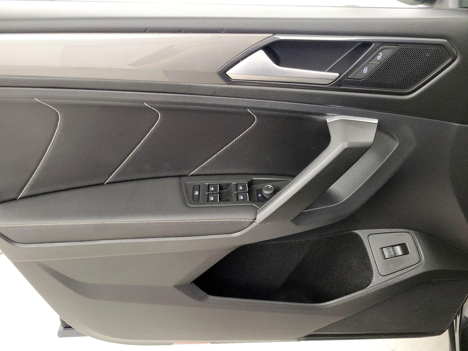 Thumbnail: 2022 Volkswagen Tiguan - 12