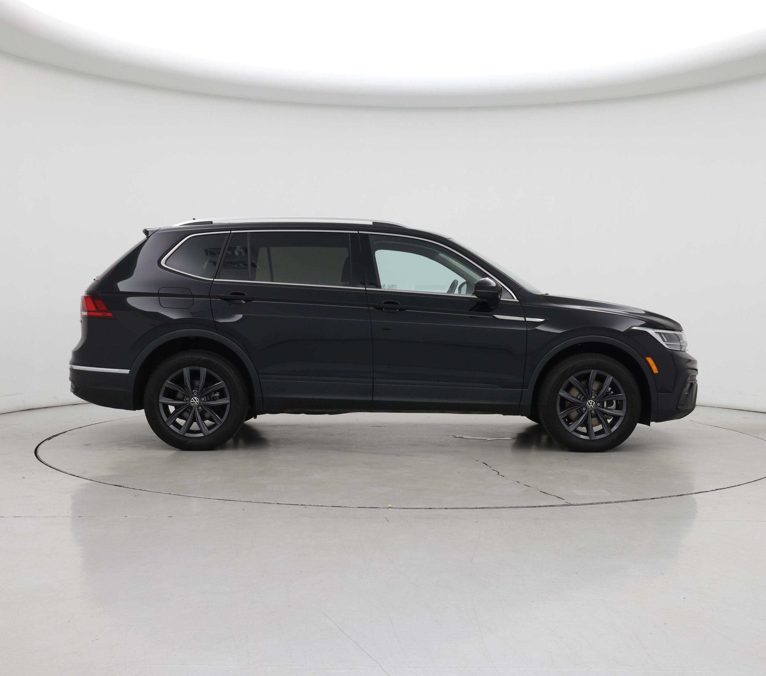 Thumbnail: 2022 Volkswagen Tiguan - 7