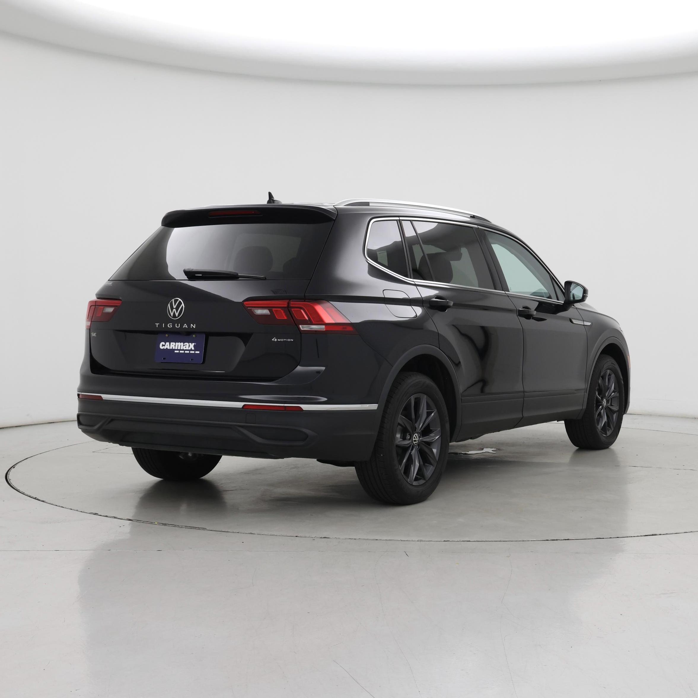 Thumbnail: 2022 Volkswagen Tiguan - 8