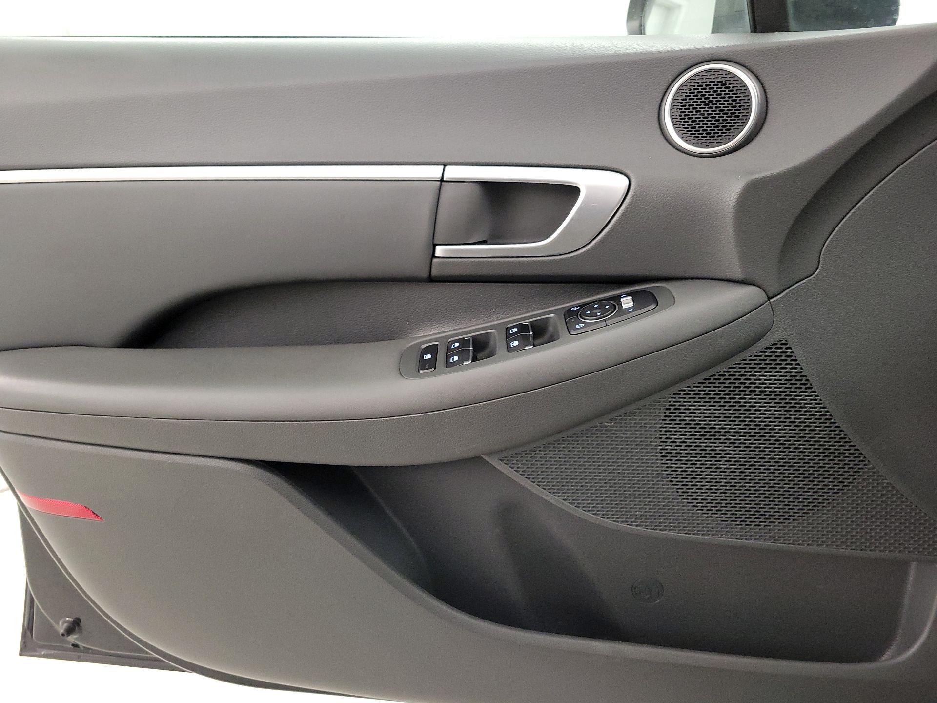 Thumbnail: 2020 Hyundai Sonata - 10