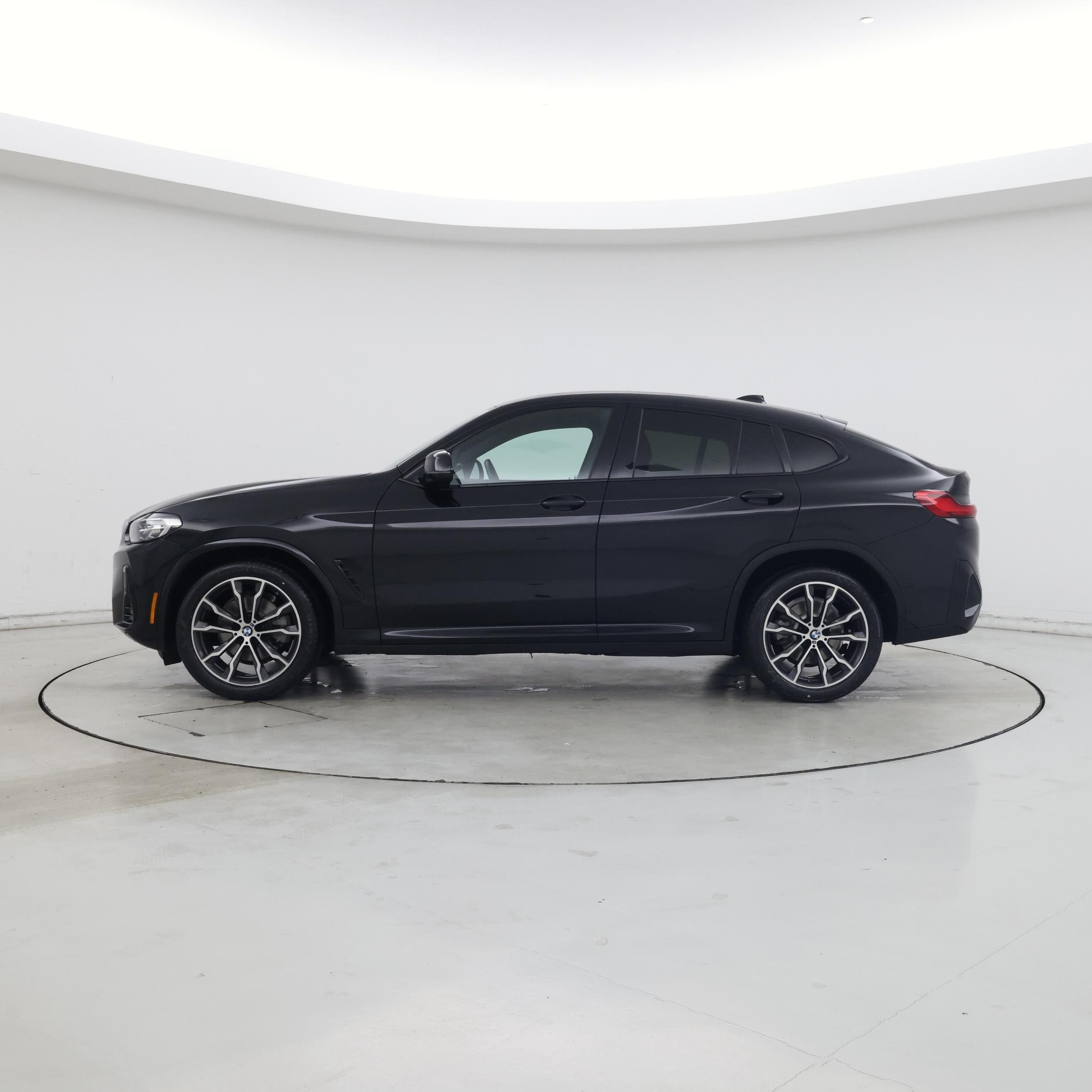 Thumbnail: 2022 BMW X4 - 3