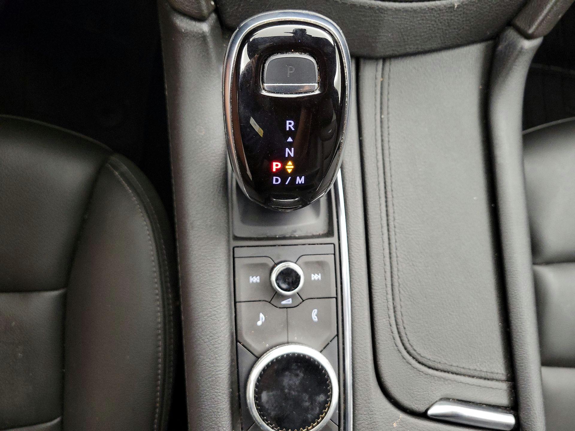 Thumbnail: 2022 Cadillac XT6 - 17