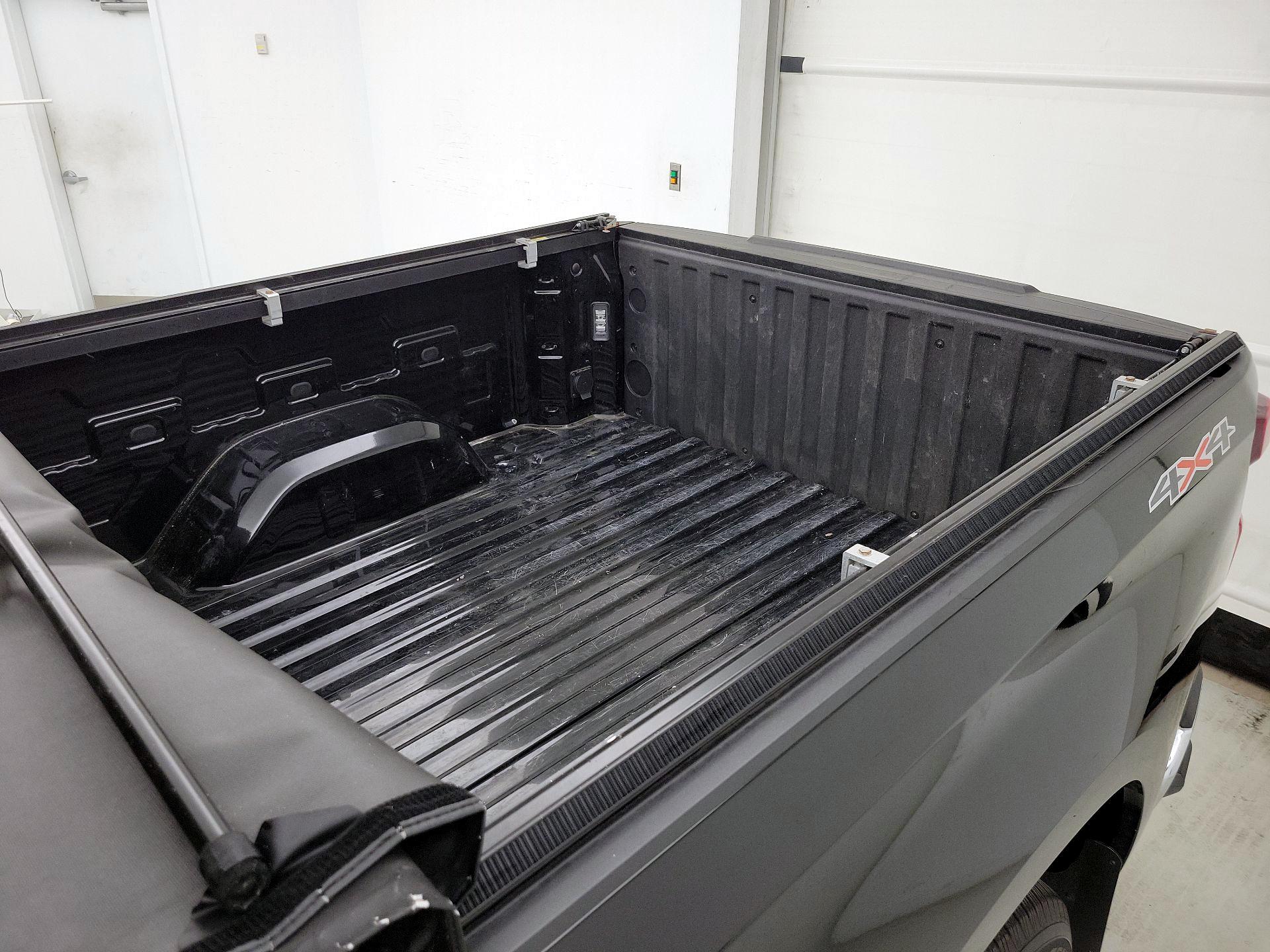 Thumbnail: 2022 Chevrolet Silverado 1500 - 20