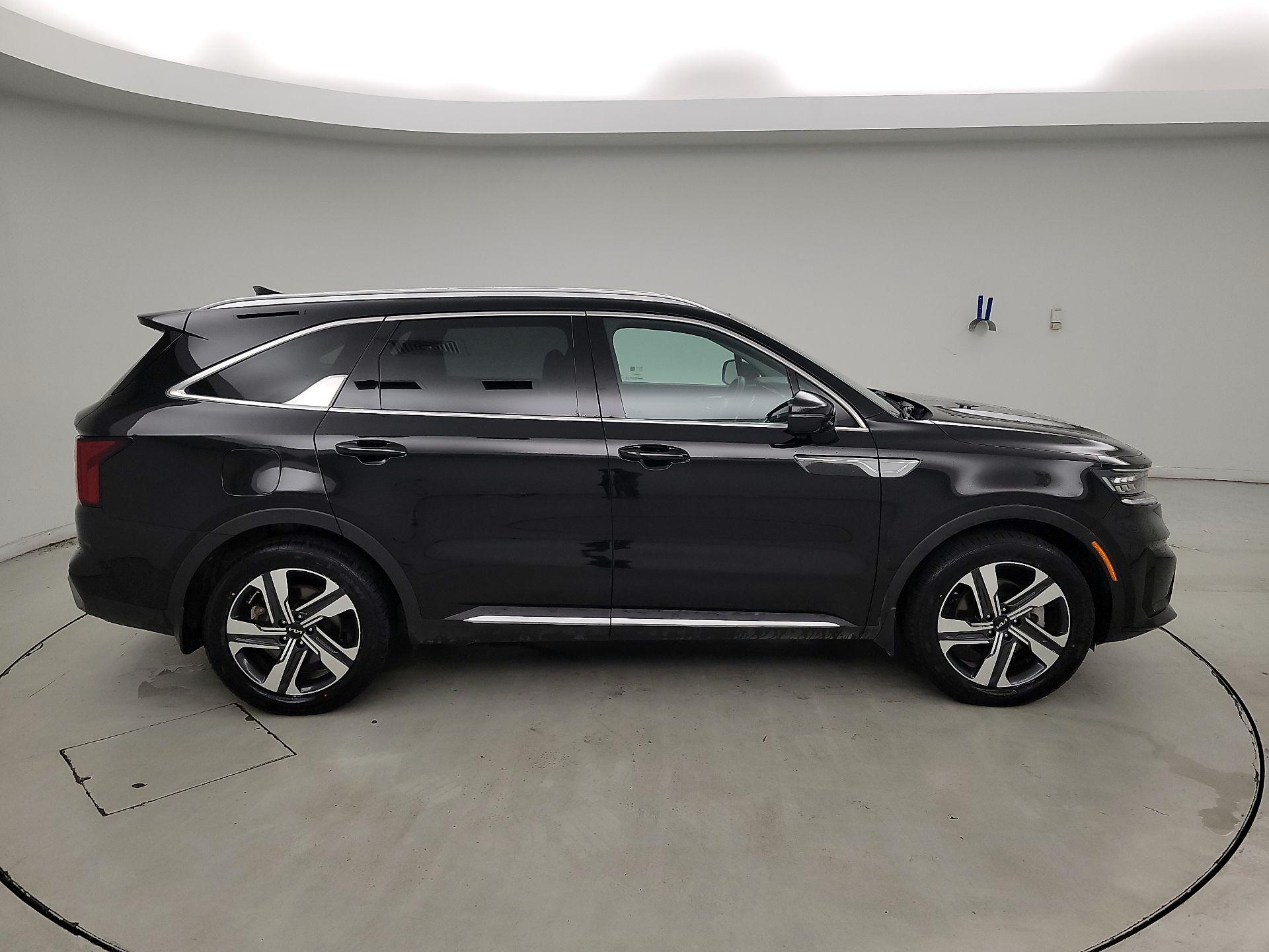 Thumbnail: 2022 Kia Sorento - 4