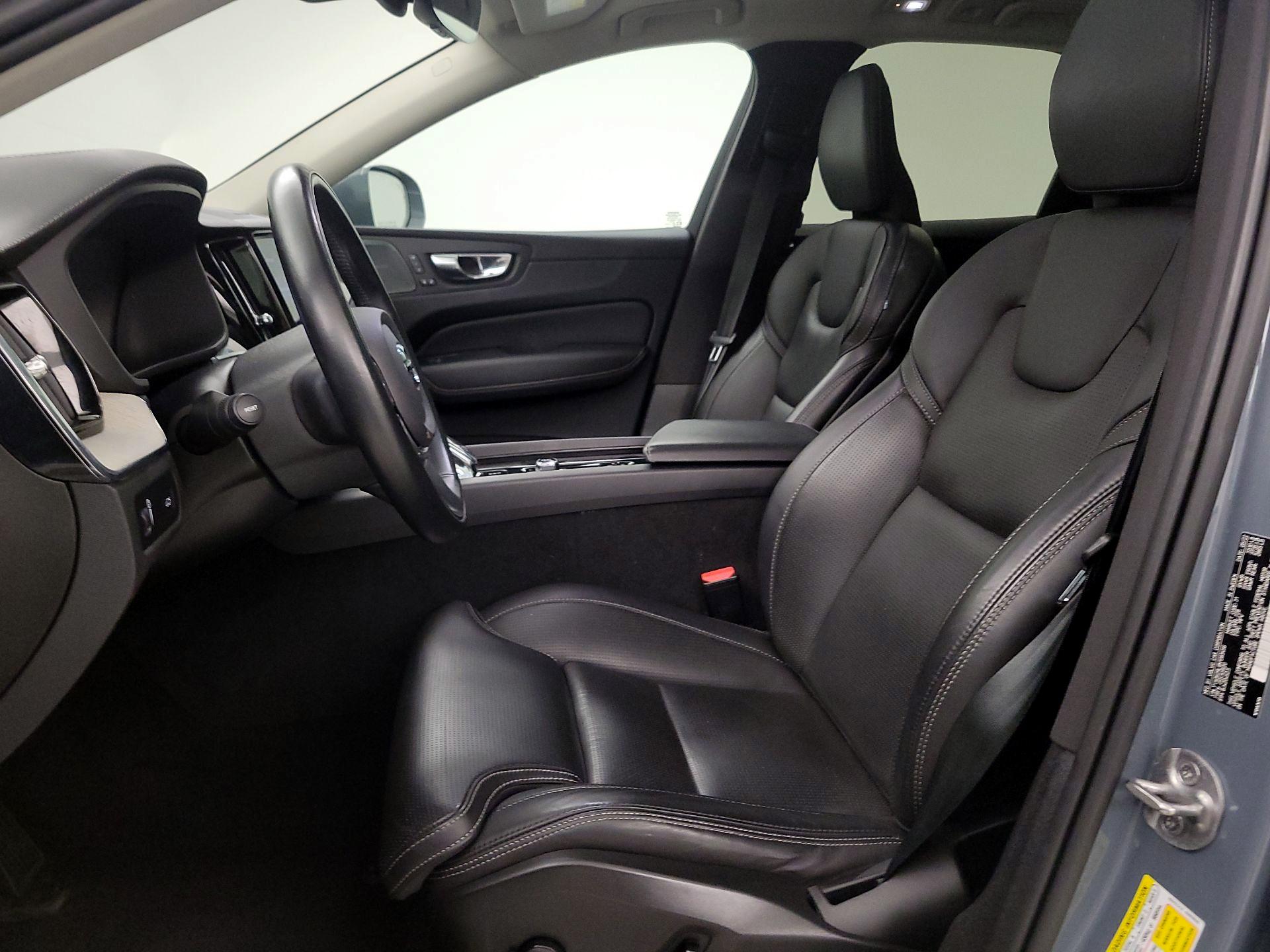 Thumbnail: 2022 Volvo XC60 - 9