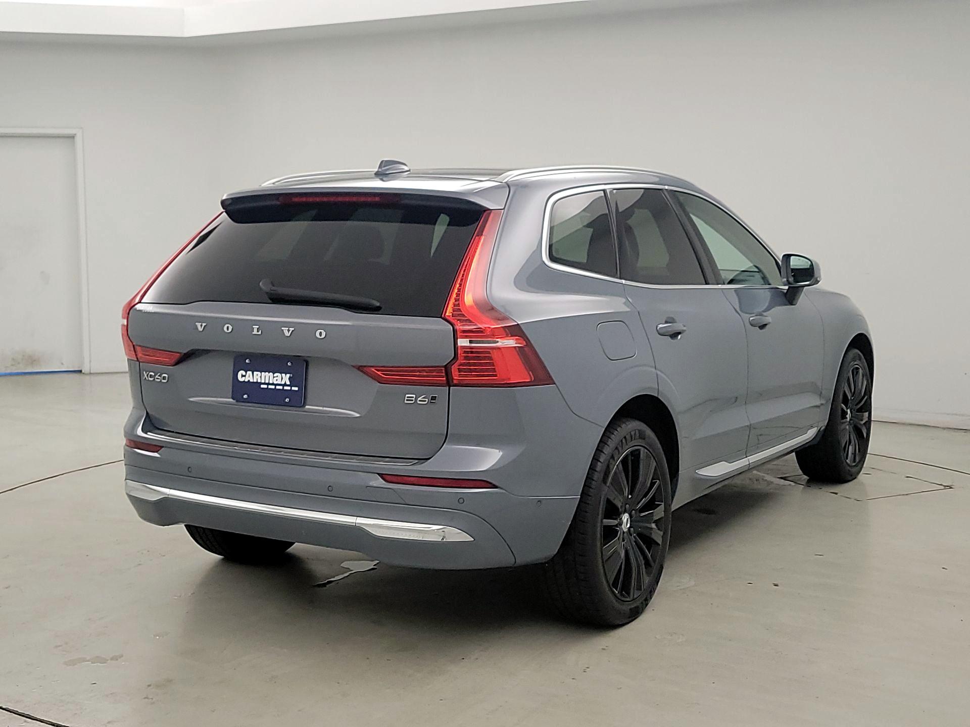 Thumbnail: 2022 Volvo XC60 - 5