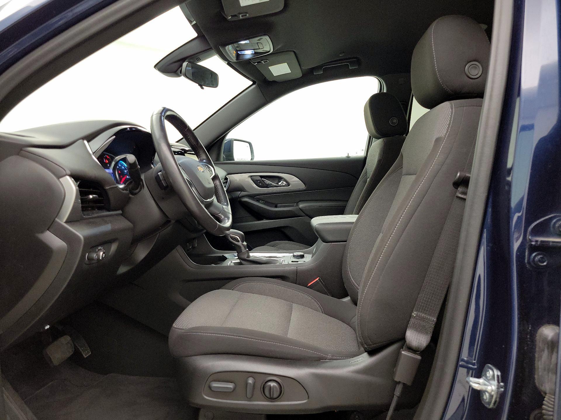 Thumbnail: 2022 Chevrolet Traverse - 11