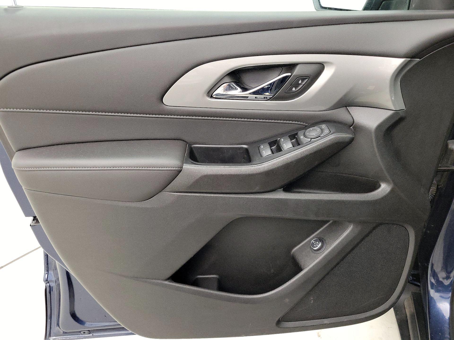Thumbnail: 2022 Chevrolet Traverse - 12