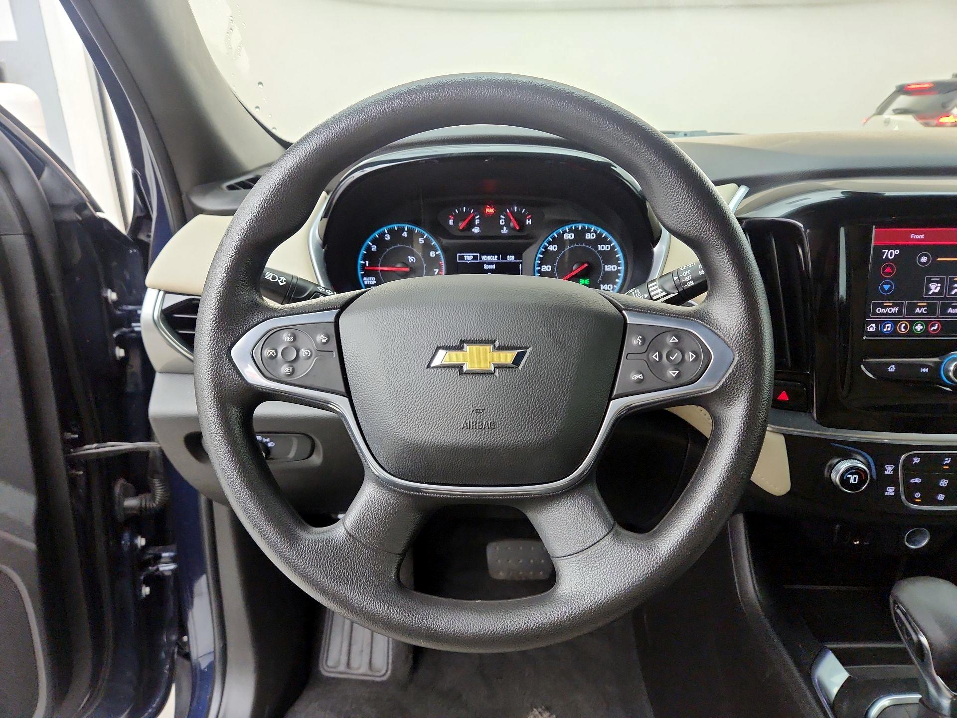 Thumbnail: 2022 Chevrolet Traverse - 10