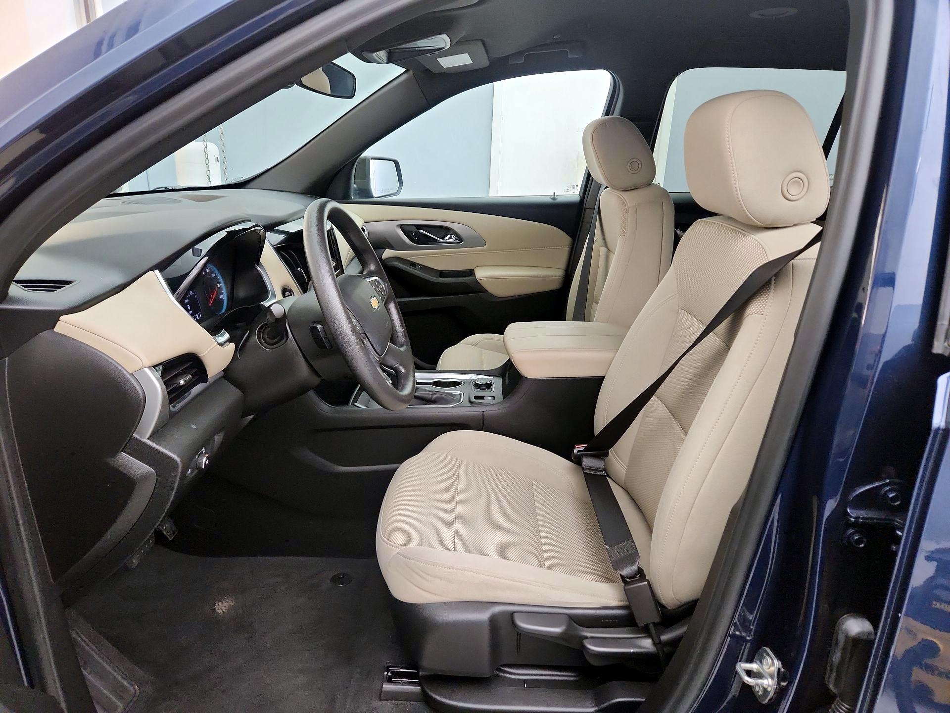 Thumbnail: 2022 Chevrolet Traverse - 11