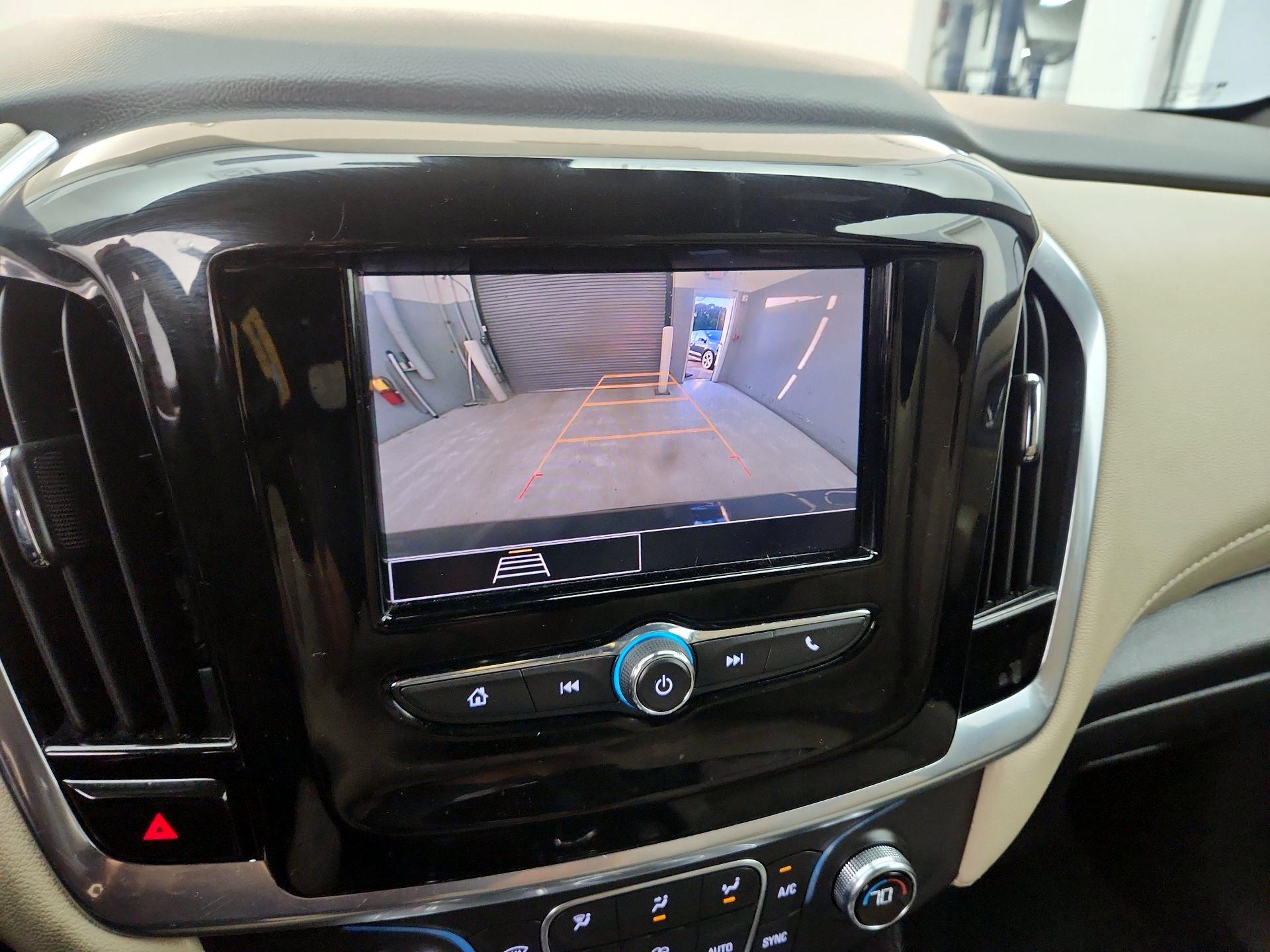 Thumbnail: 2022 Chevrolet Traverse - 14