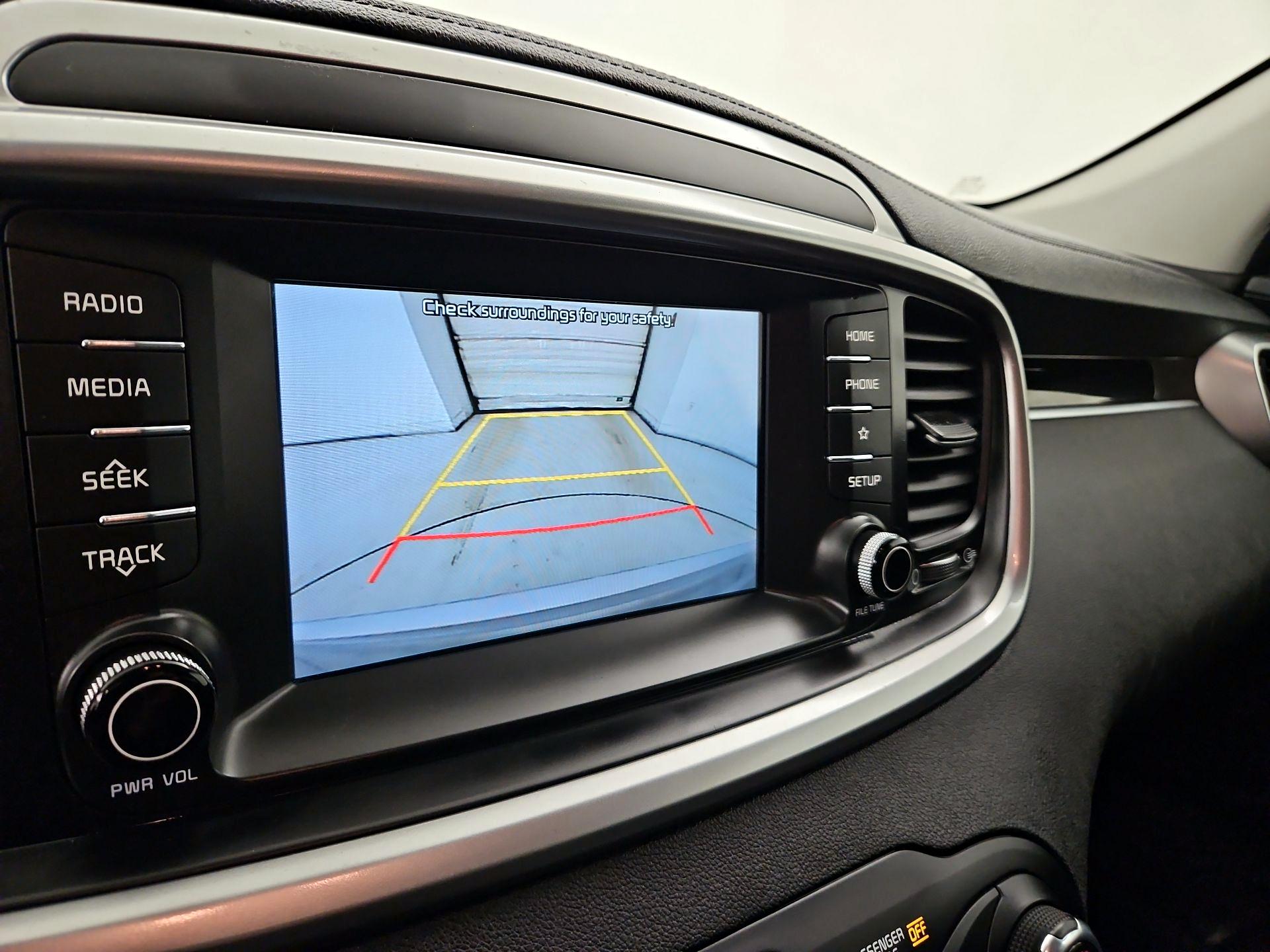 Thumbnail: 2019 Kia Sorento - 14