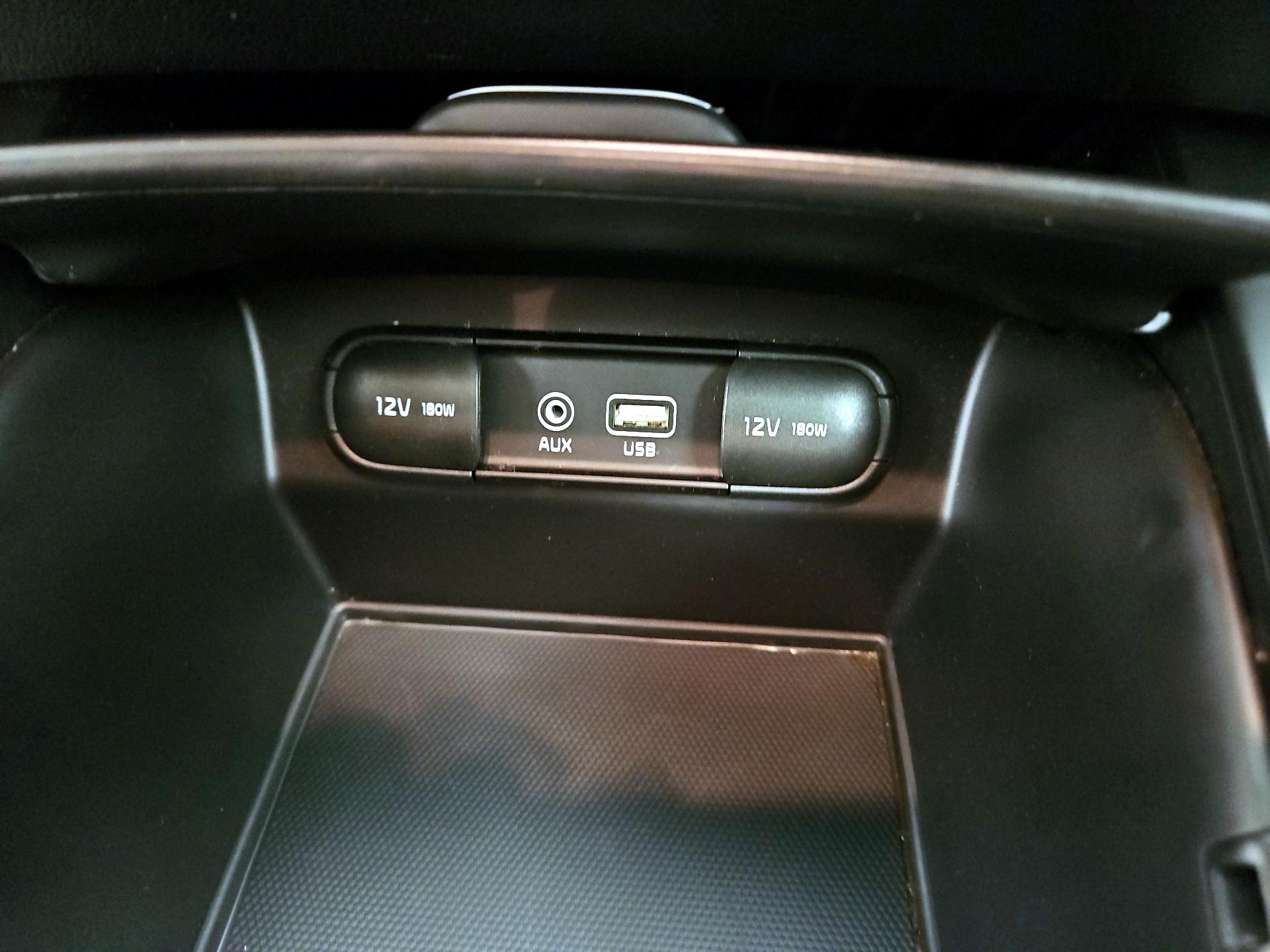 Thumbnail: 2019 Kia Sorento - 18