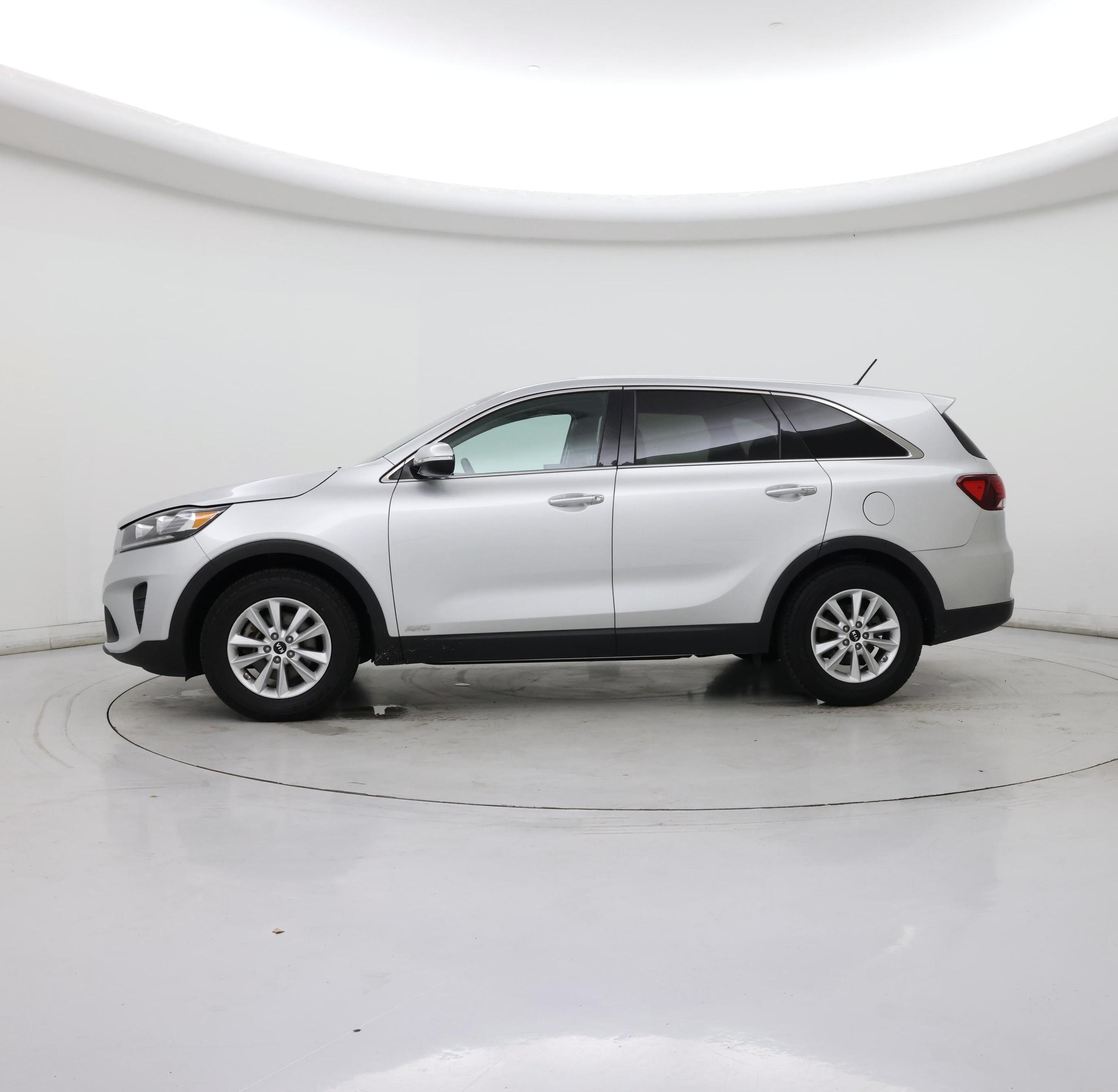 Thumbnail: 2019 Kia Sorento - 3