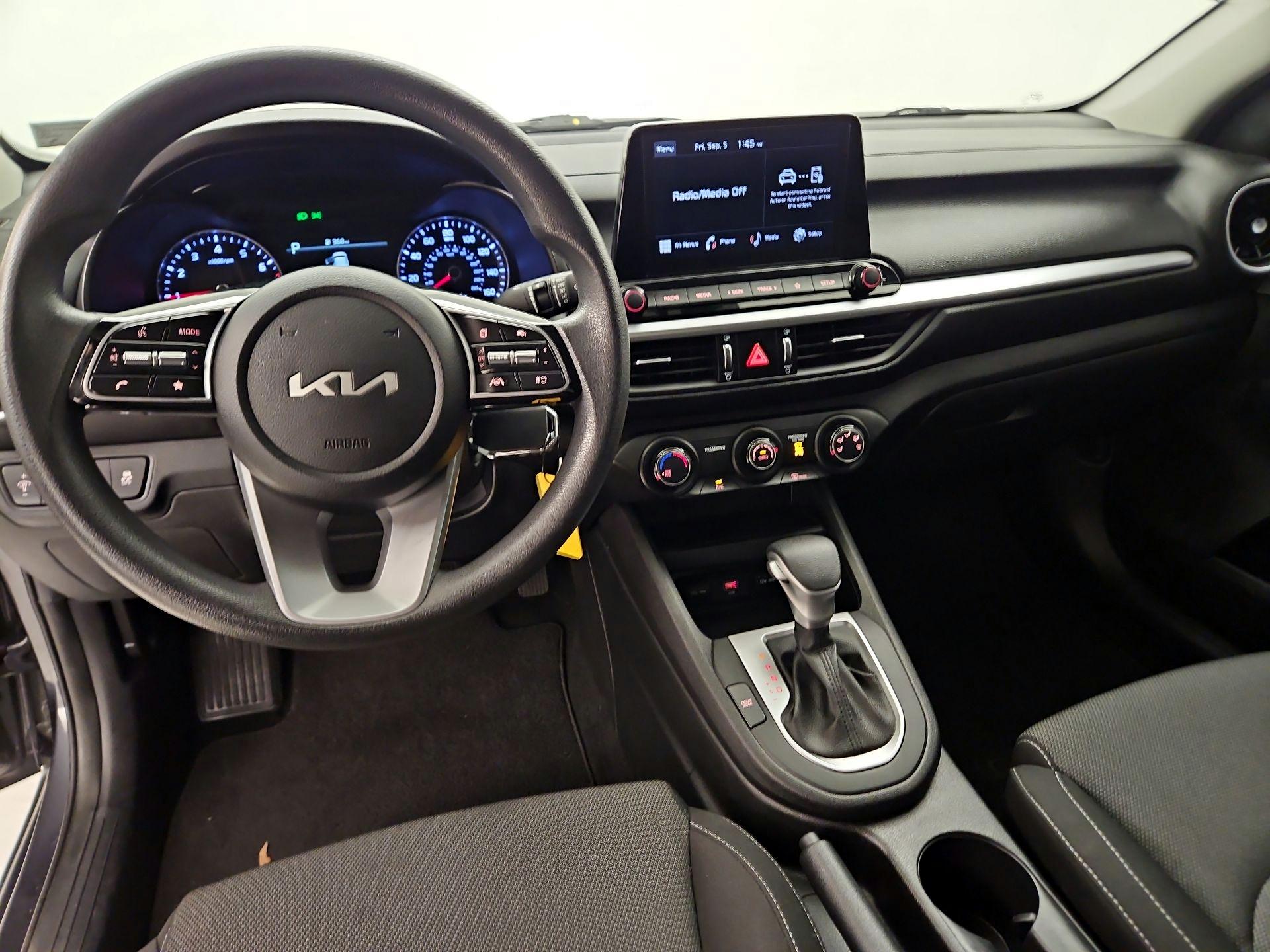 Thumbnail: 2023 Kia Forte - 9