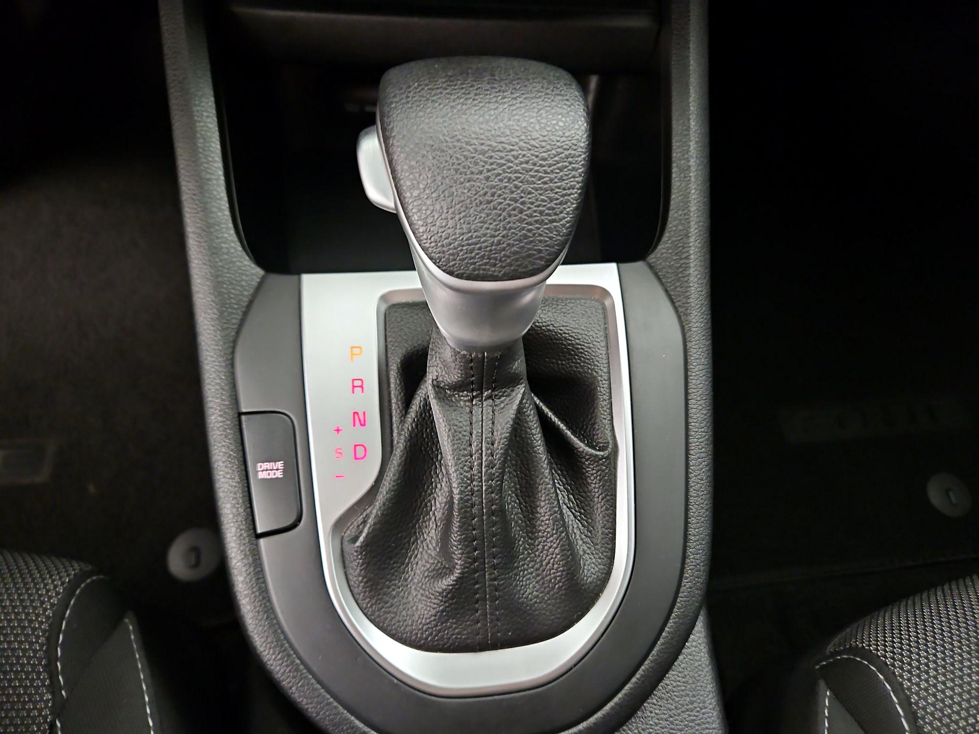 Thumbnail: 2023 Kia Forte - 17