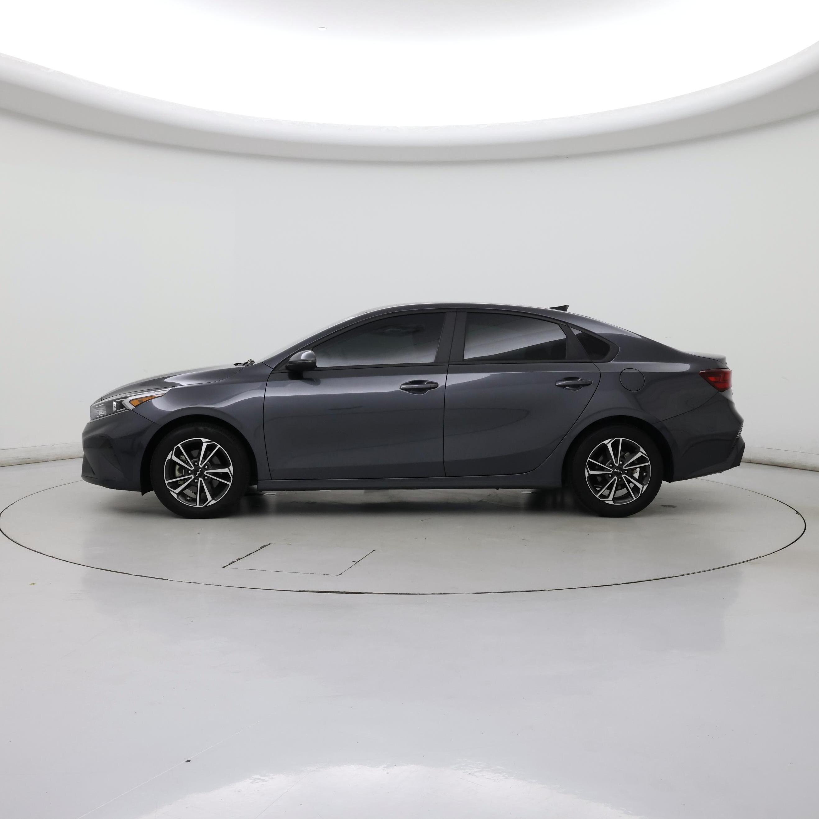 Thumbnail: 2023 Kia Forte - 3