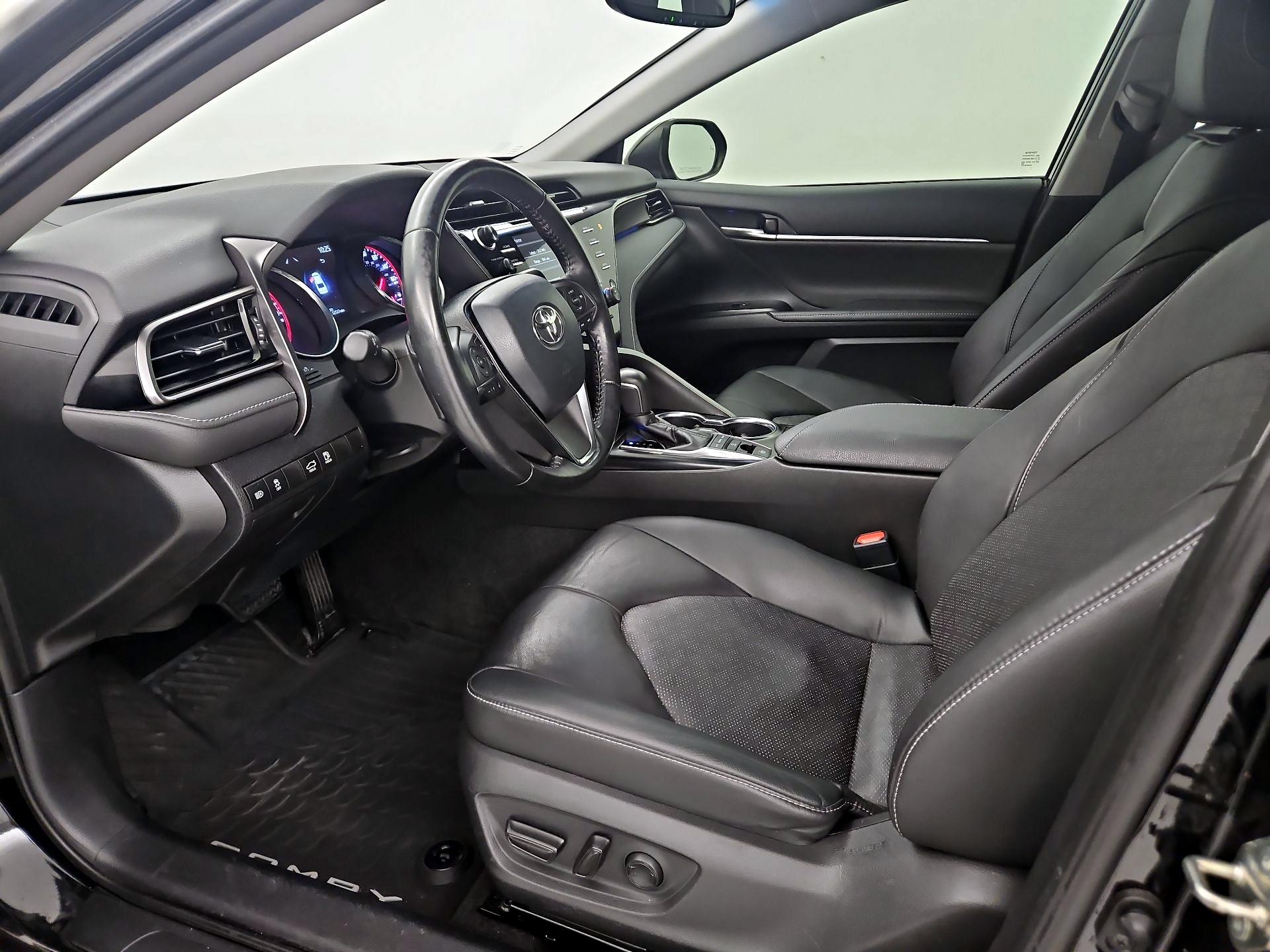 Thumbnail: 2019 Toyota Camry - 11