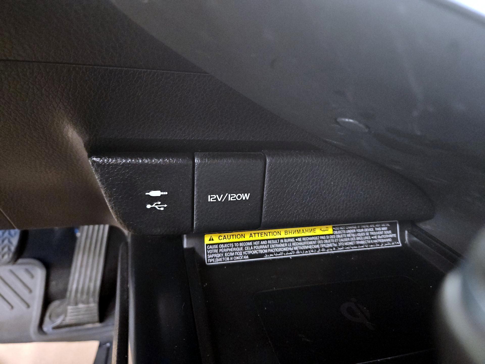 Thumbnail: 2019 Toyota Camry - 17