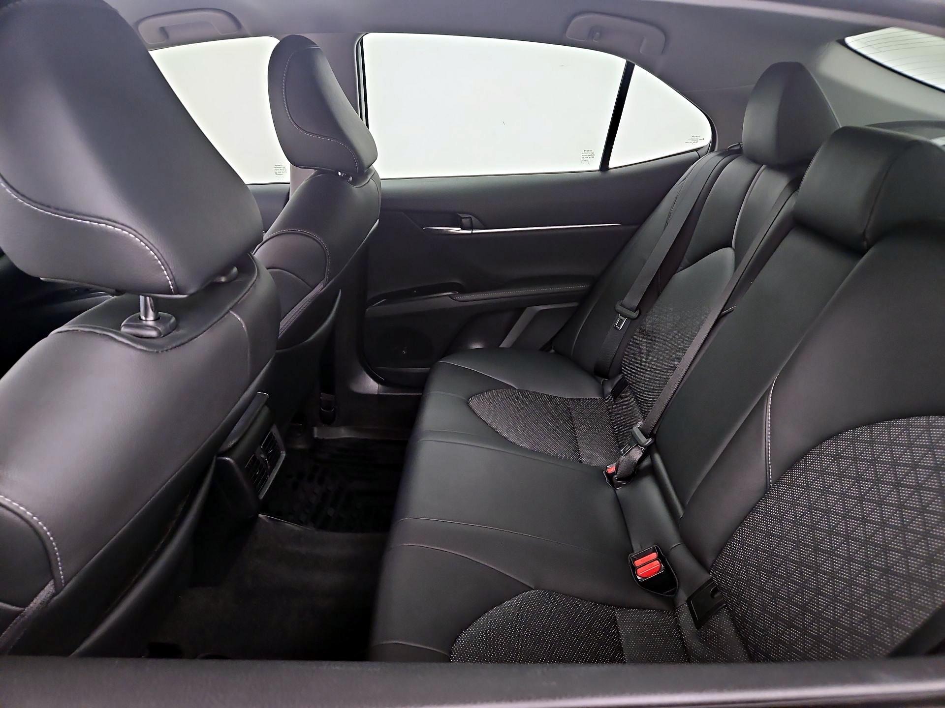 Thumbnail: 2019 Toyota Camry - 18