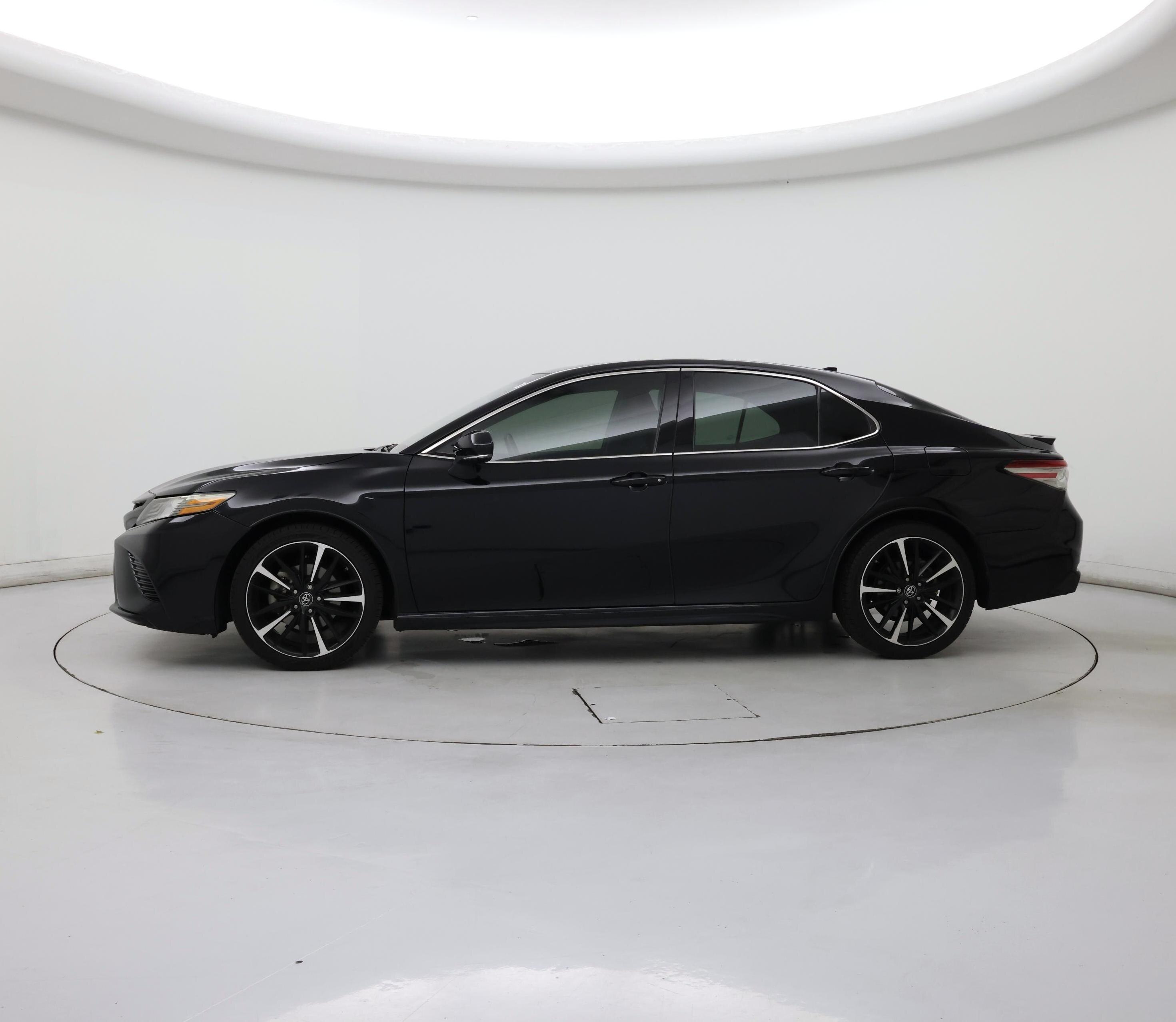 Thumbnail: 2019 Toyota Camry - 3