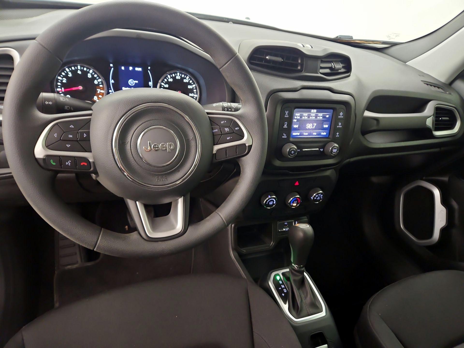 Thumbnail: 2020 Jeep Renegade - 9