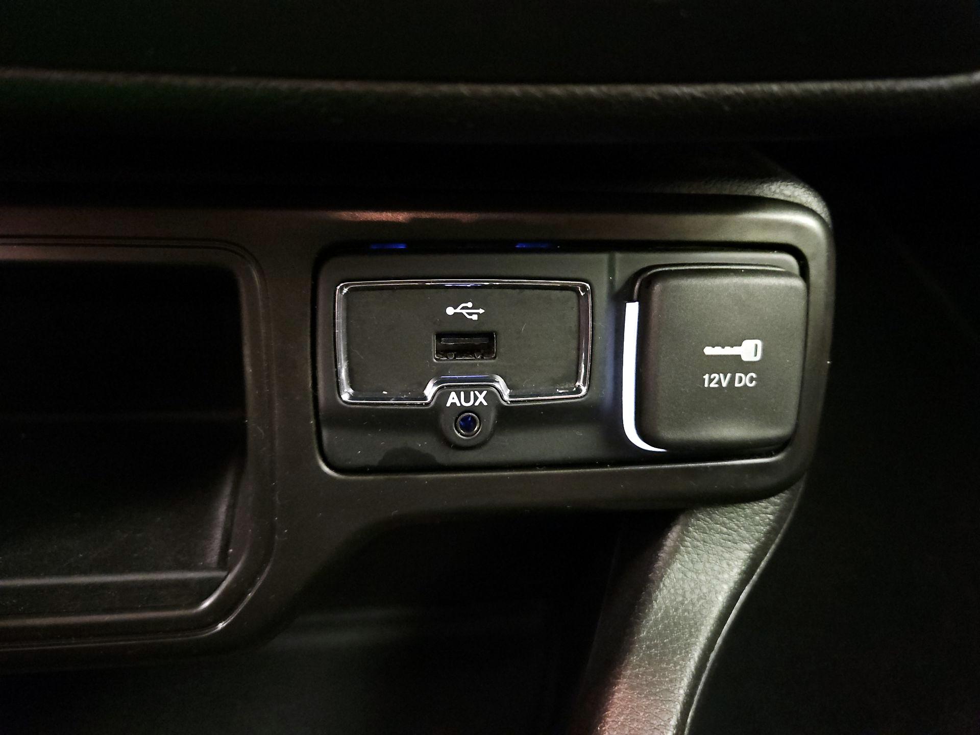 Thumbnail: 2020 Jeep Renegade - 18