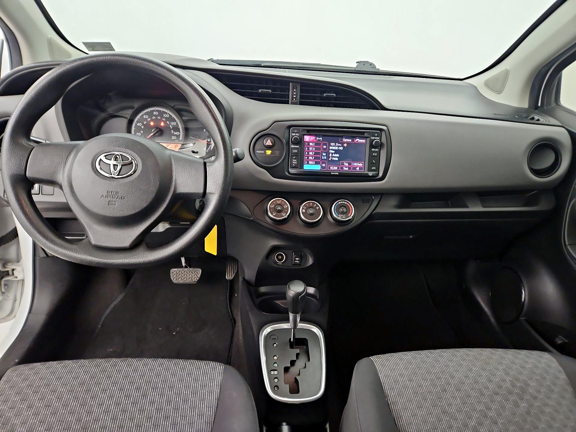 Thumbnail: 2015 Toyota Yaris - 9